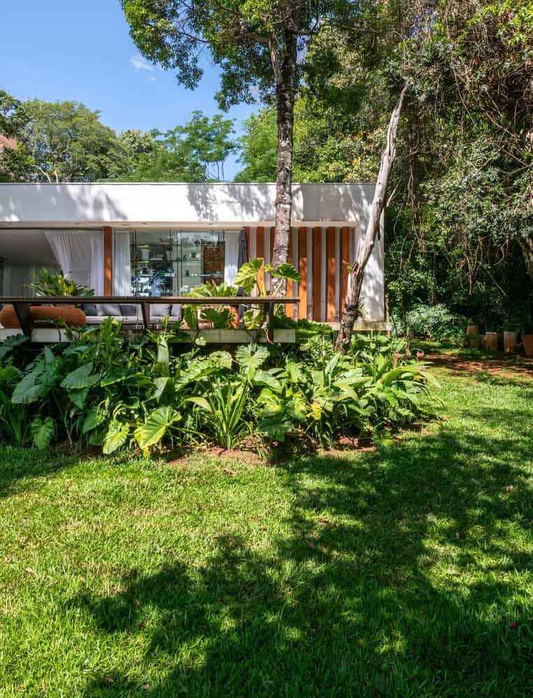 Monteiro House by Mateus Monteiro: A Tranquil Forest Retreat in Brazil Monteiro House by Mateus Monteiro: A Tranquil Forest Retreat in Brazil