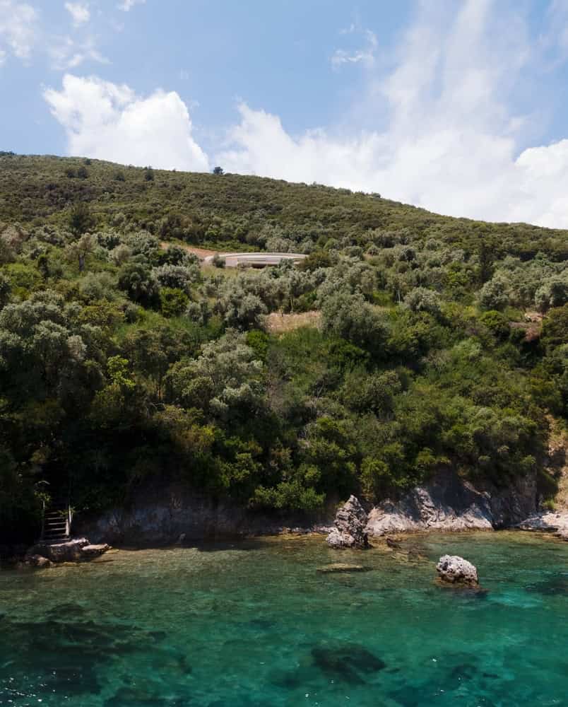 THYTA House: A Sustainable Mountain Retreat in Lefkada, Greece THYTA House: A Sustainable Mountain Retreat in Lefkada, Greece