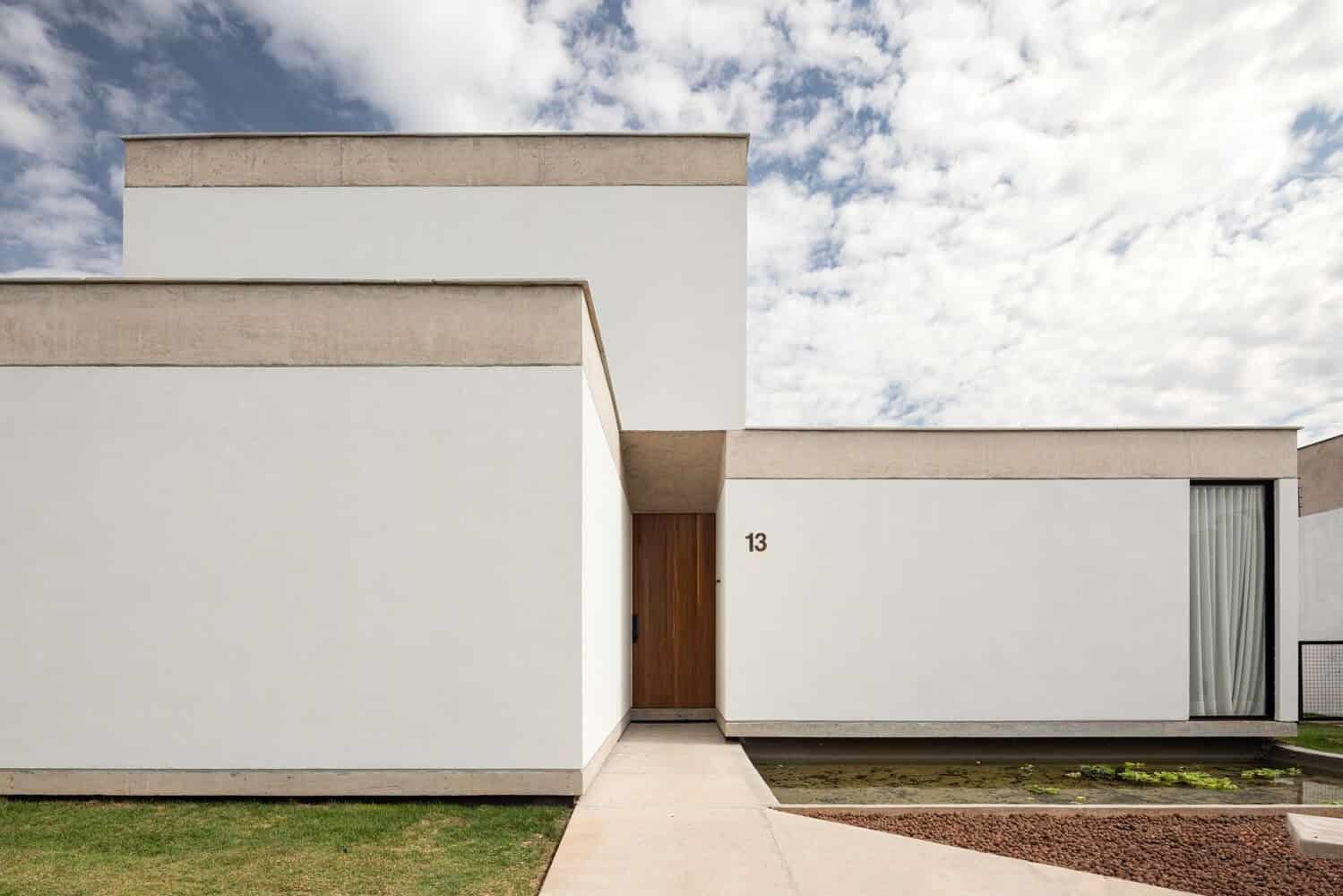 Taquari House by Estúdio Empena: A Harmonious Dialogue Between Architecture and Nature Taquari House by Estúdio Empena: A Harmonious Dialogue Between Architecture and Nature