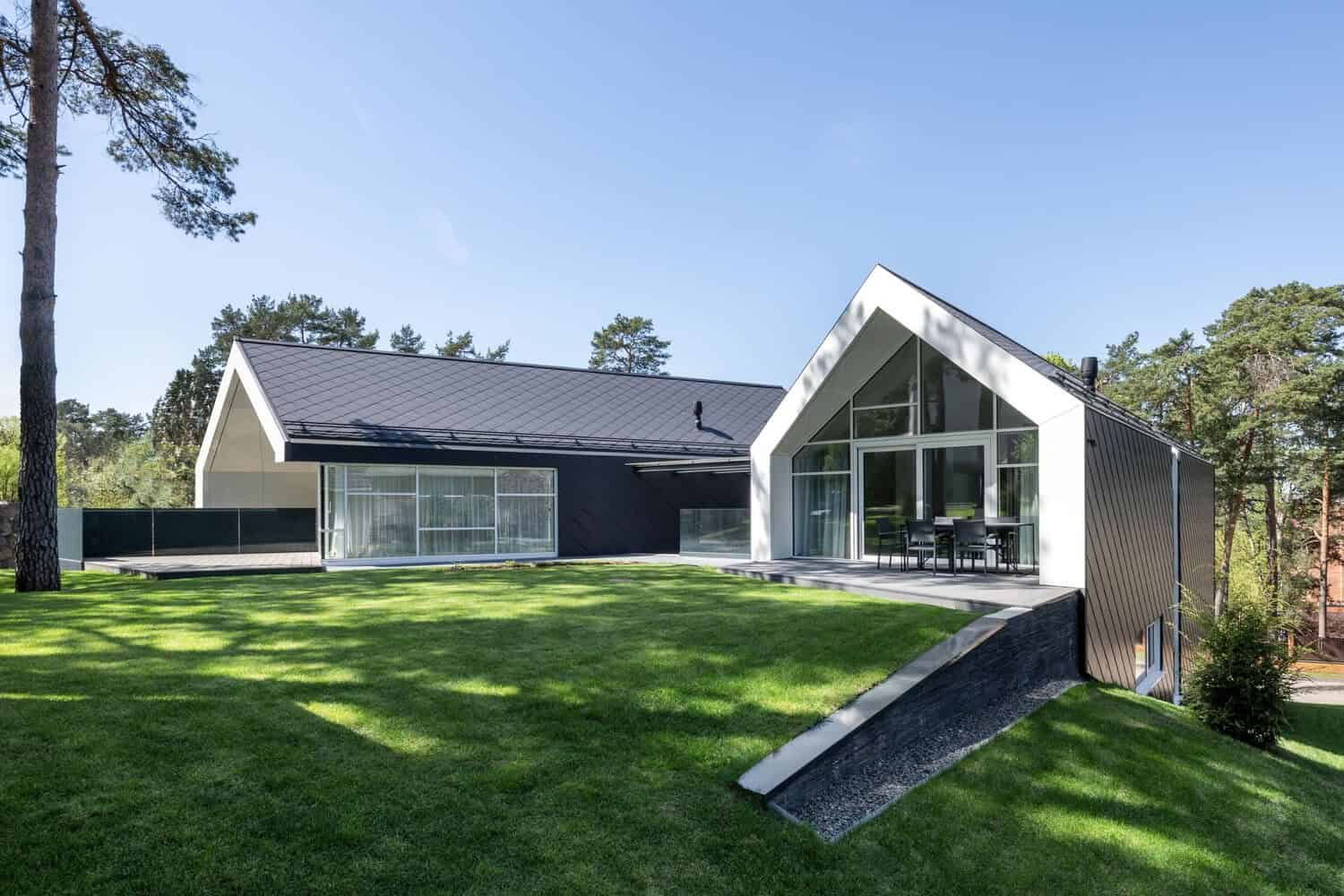 Twin House by ArchLAB Studio: A Pine Grove-Inspired Retreat in Vilnius Twin House by ArchLAB Studio: A Pine Grove-Inspired Retreat in Vilnius