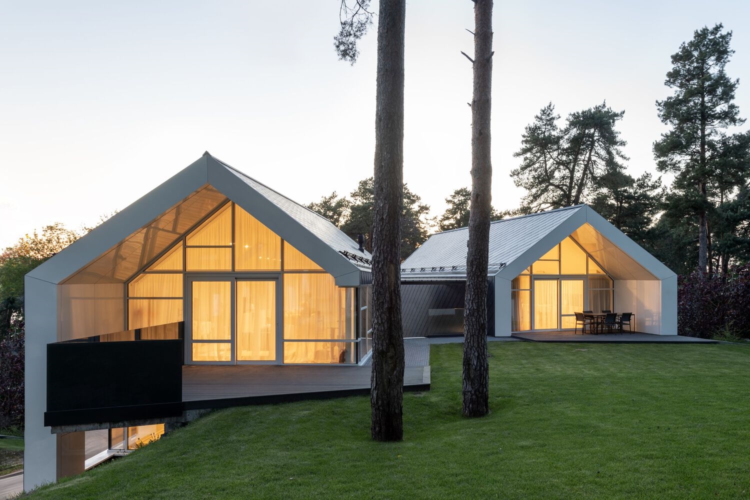 Twin House by ArchLAB Studio: A Pine Grove-Inspired Retreat in Vilnius Twin House by ArchLAB Studio: A Pine Grove-Inspired Retreat in Vilnius