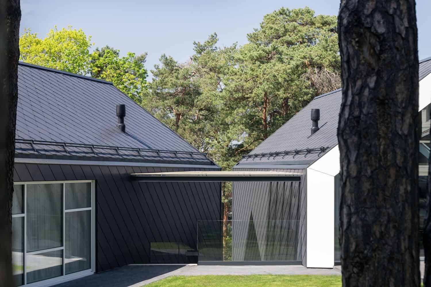 Twin House by ArchLAB Studio: A Pine Grove-Inspired Retreat in Vilnius Twin House by ArchLAB Studio: A Pine Grove-Inspired Retreat in Vilnius