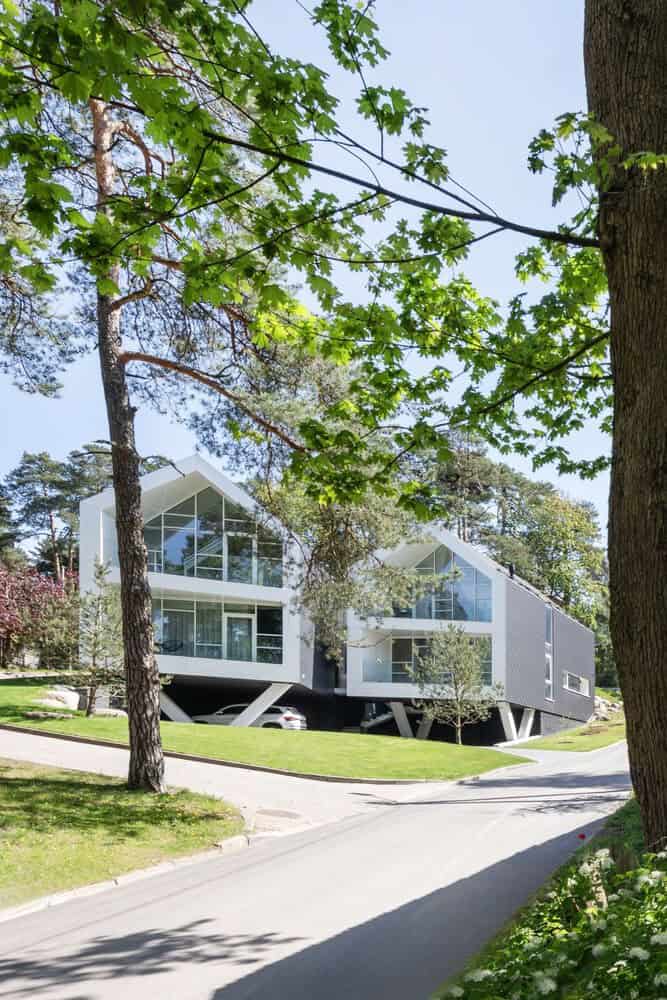 Twin House by ArchLAB Studio: A Pine Grove-Inspired Retreat in Vilnius Twin House by ArchLAB Studio: A Pine Grove-Inspired Retreat in Vilnius