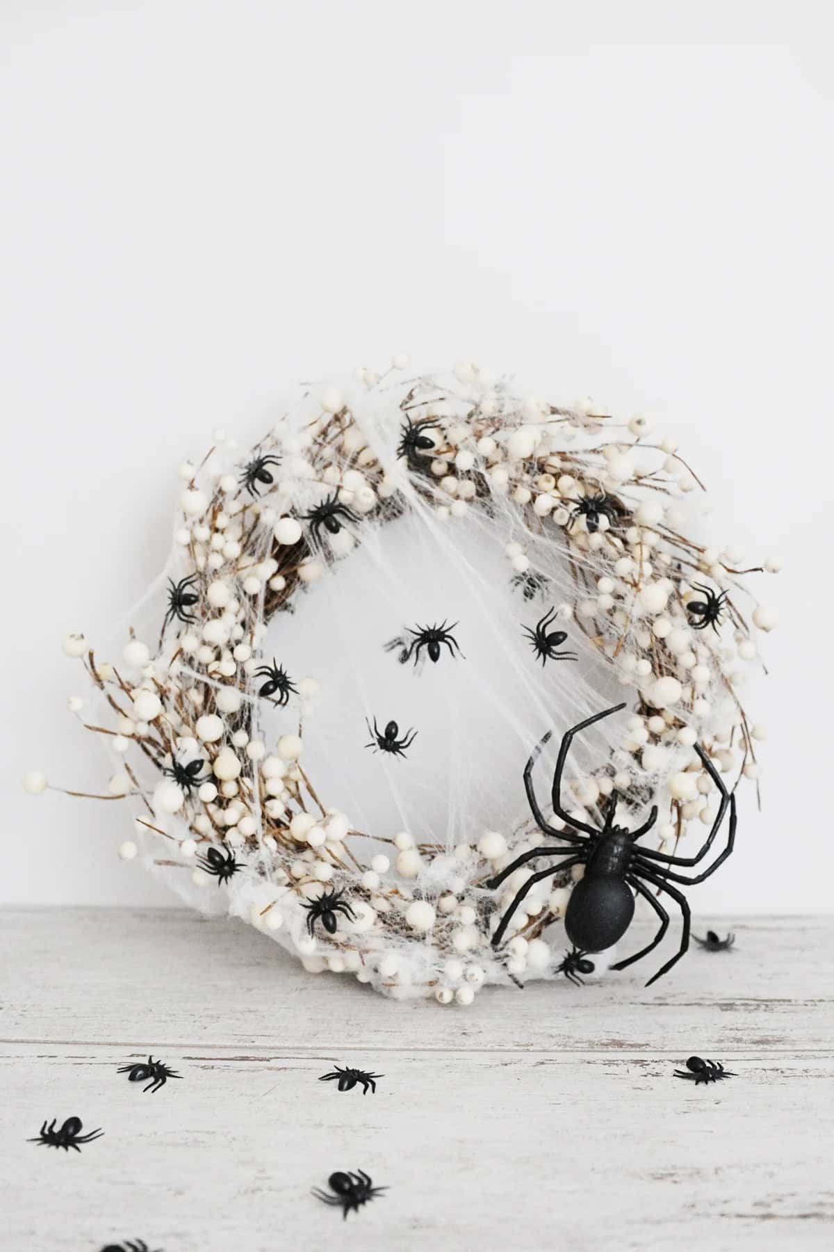 Personalizing Your DIY Halloween Wreath with Monograms Personalizing Your DIY Halloween Wreath with Monograms