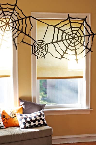 Creepy Welcome: DIY Halloween Signs Creepy Welcome: DIY Halloween Signs
