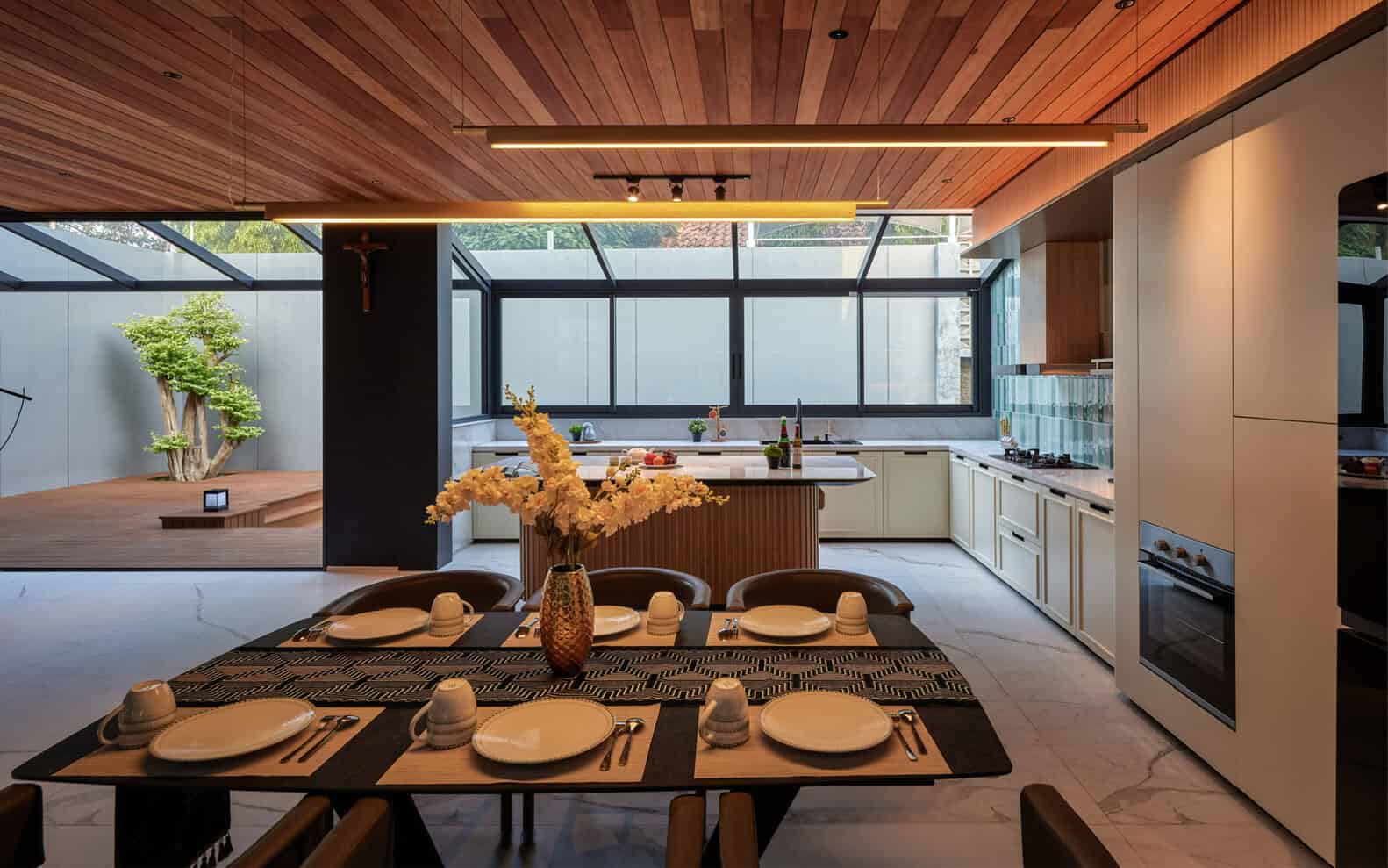 Jardin House: A Sustainable Urban Sanctuary in Bandung by Patio Livity Jardin House: A Sustainable Urban Sanctuary in Bandung by Patio Livity