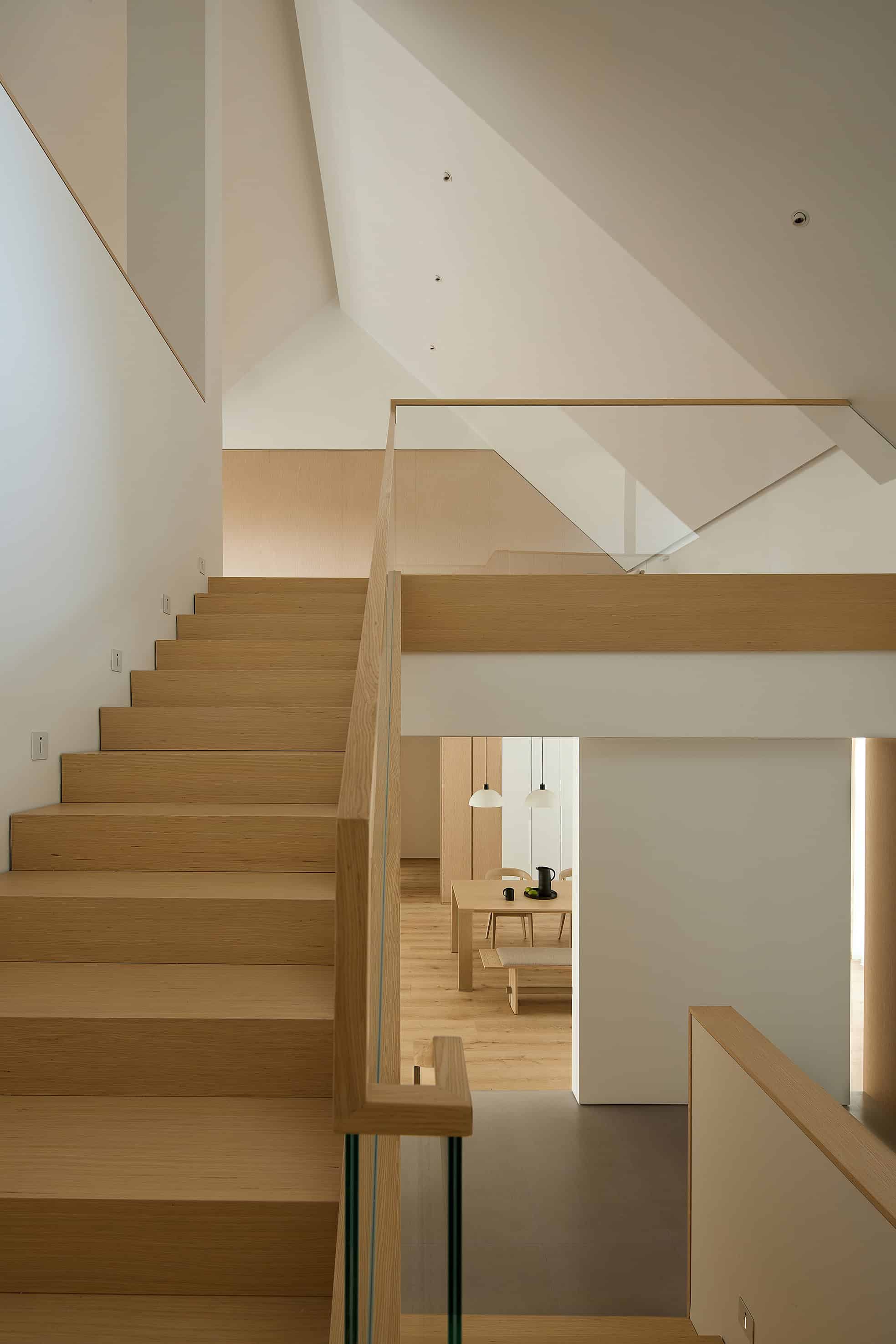 Casa of Sloping Roof by BDSD Boundless Design: A Sunlit Sanctuary in Huizhou Casa of Sloping Roof by BDSD Boundless Design: A Sunlit Sanctuary in Huizhou