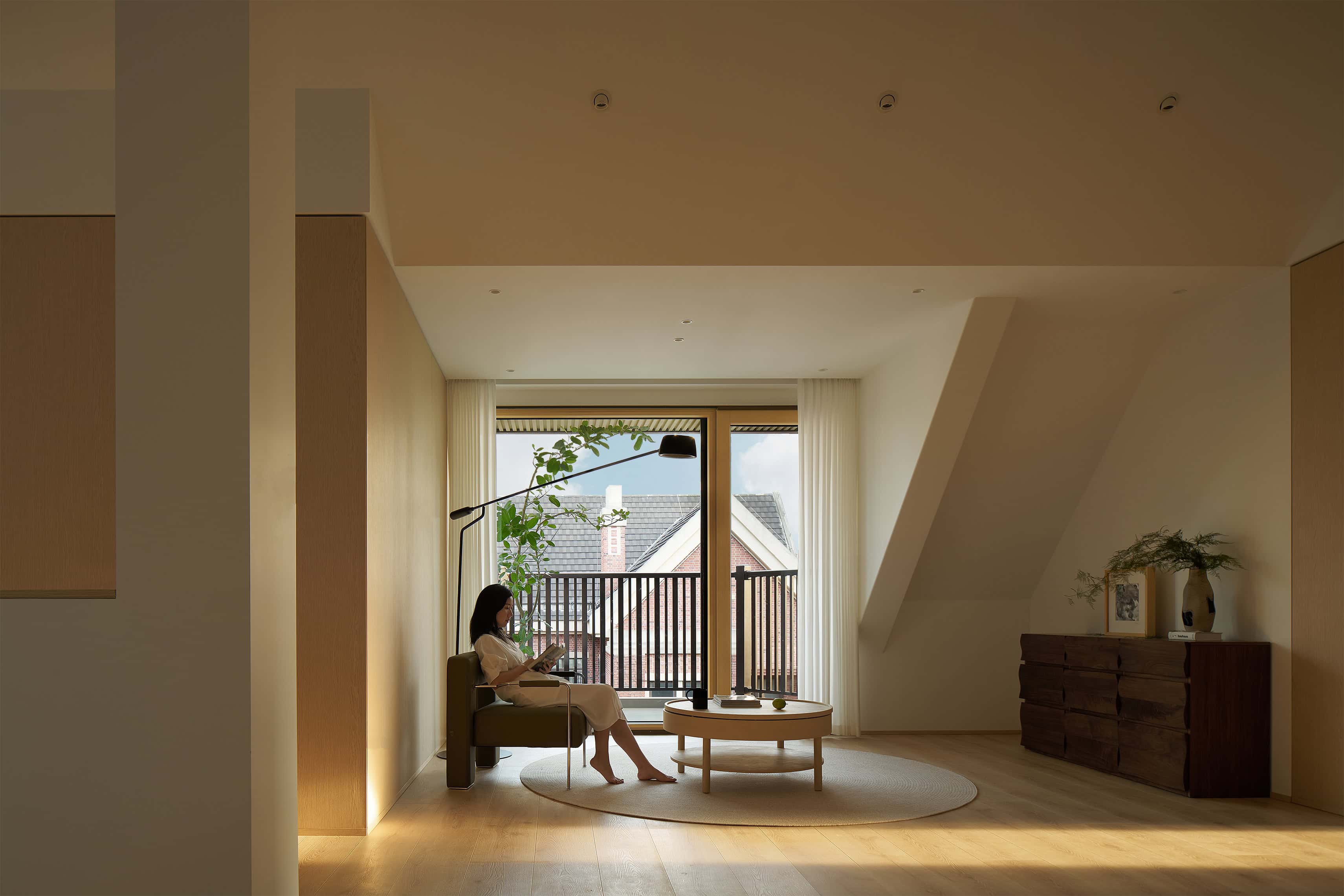 Casa of Sloping Roof by BDSD Boundless Design: A Sunlit Sanctuary in Huizhou Casa of Sloping Roof by BDSD Boundless Design: A Sunlit Sanctuary in Huizhou