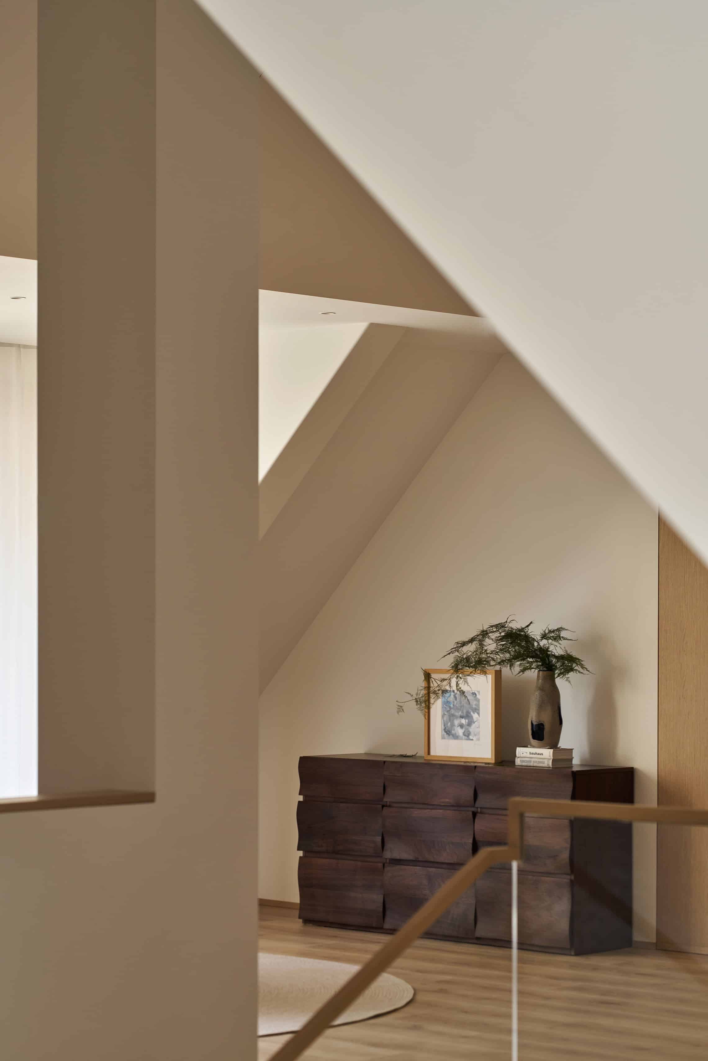 Casa of Sloping Roof by BDSD Boundless Design: A Sunlit Sanctuary in Huizhou Casa of Sloping Roof by BDSD Boundless Design: A Sunlit Sanctuary in Huizhou