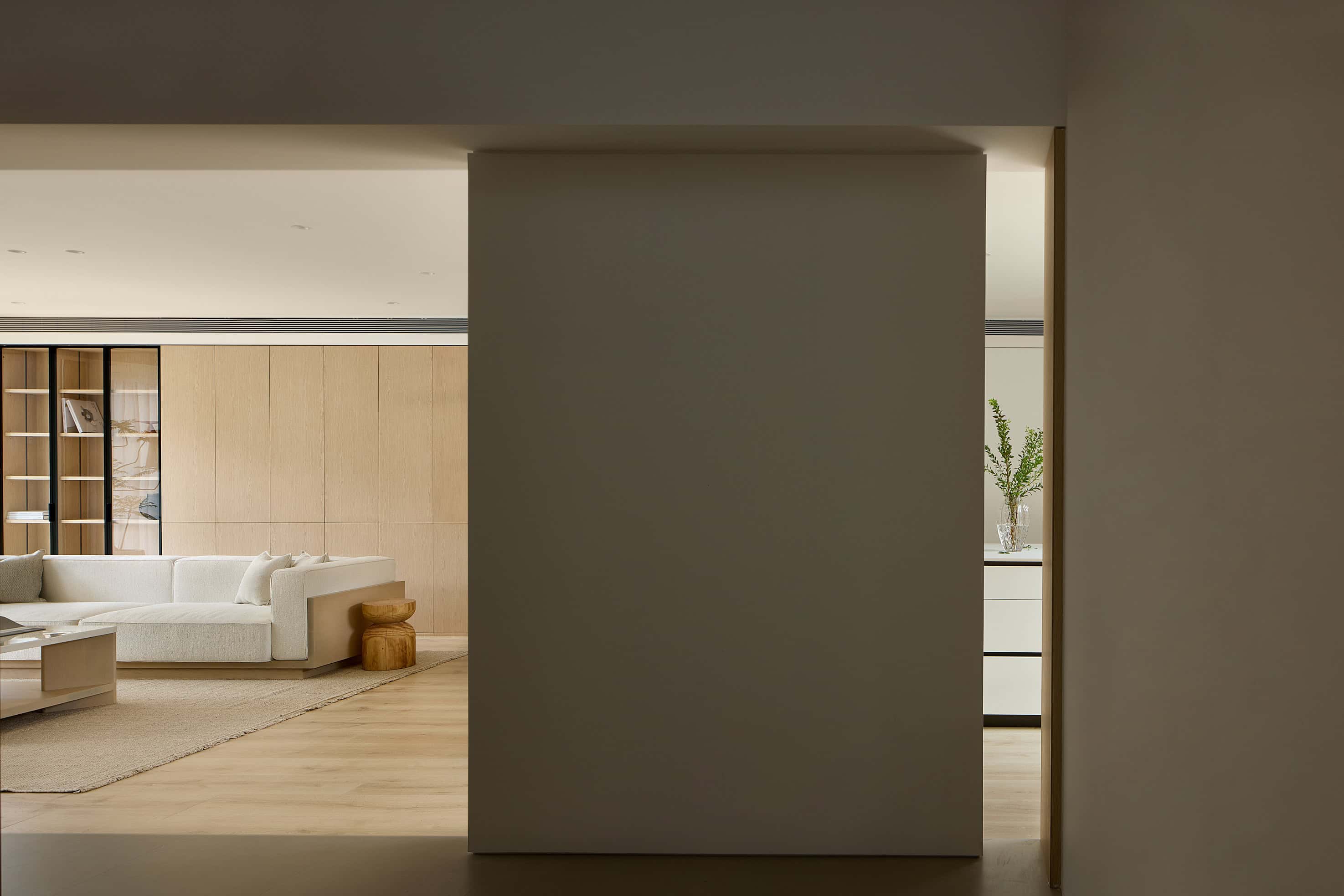 Casa of Sloping Roof by BDSD Boundless Design: A Sunlit Sanctuary in Huizhou Casa of Sloping Roof by BDSD Boundless Design: A Sunlit Sanctuary in Huizhou