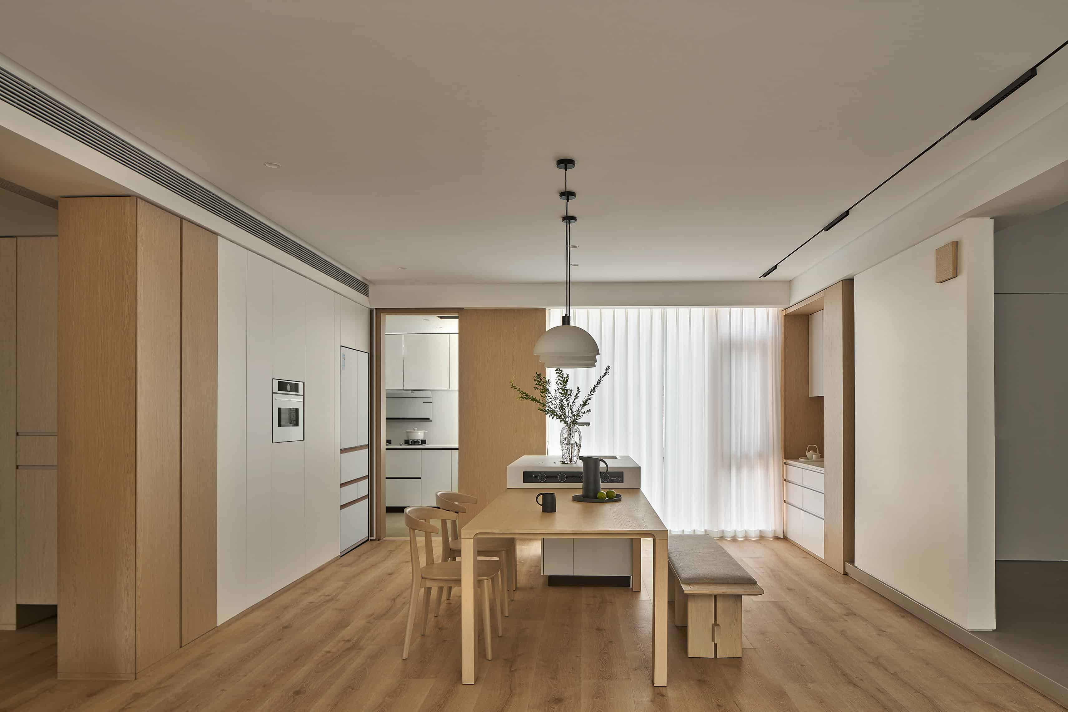 Casa of Sloping Roof by BDSD Boundless Design: A Sunlit Sanctuary in Huizhou Casa of Sloping Roof by BDSD Boundless Design: A Sunlit Sanctuary in Huizhou