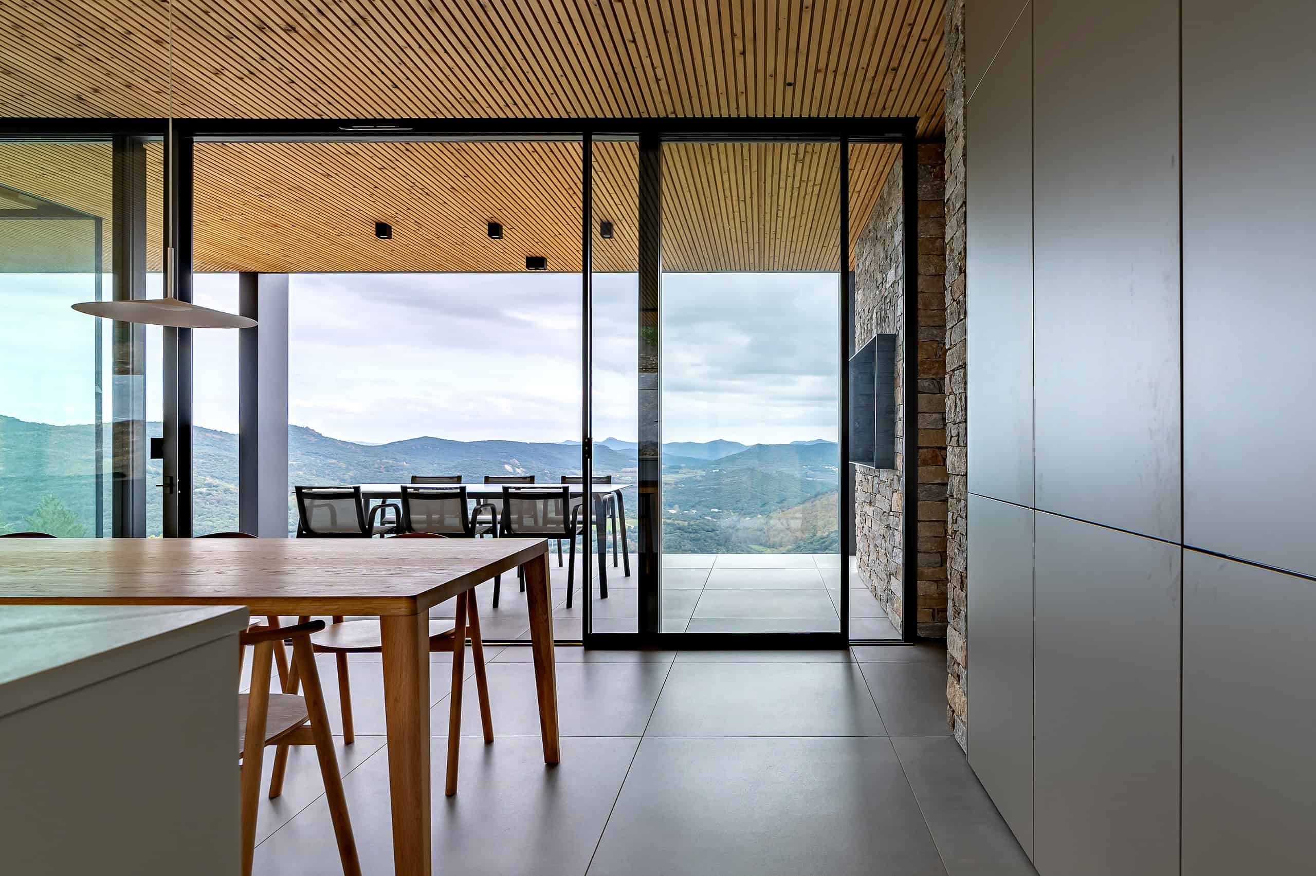 Epure Naturelle by Brengues Le Pavec Architectes: A Minimalist Refuge in Harmony with the Landscape Epure Naturelle by Brengues Le Pavec Architectes: A Minimalist Refuge in Harmony with the Landscape