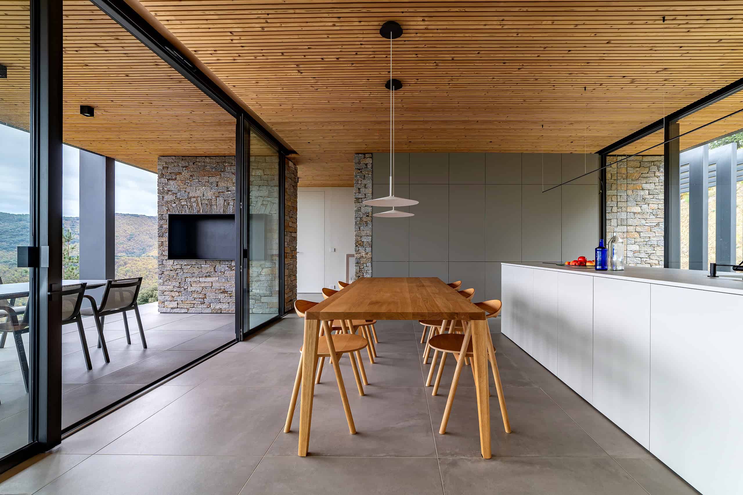 Epure Naturelle by Brengues Le Pavec Architectes: A Minimalist Refuge in Harmony with the Landscape Epure Naturelle by Brengues Le Pavec Architectes: A Minimalist Refuge in Harmony with the Landscape