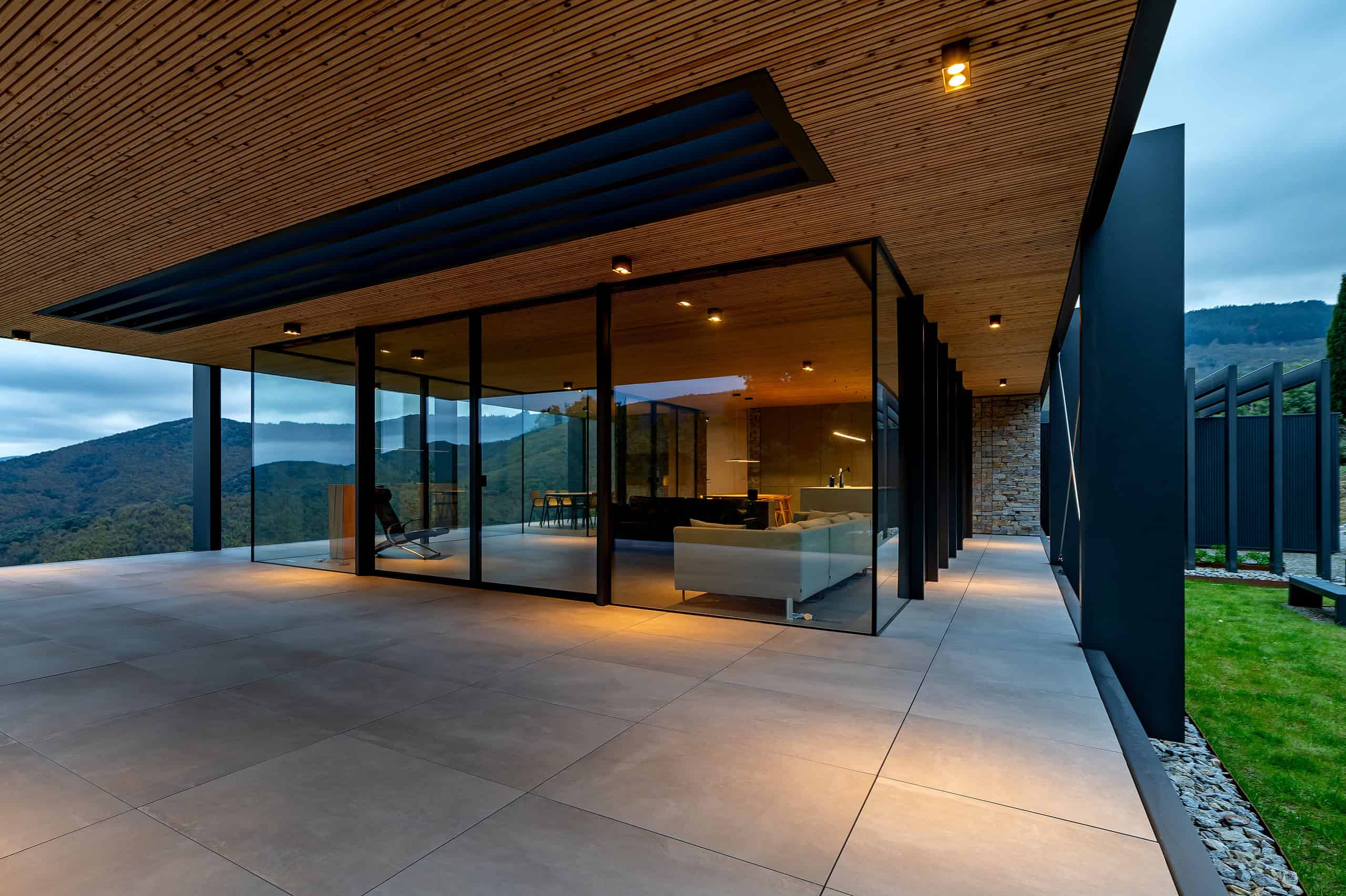 Epure Naturelle by Brengues Le Pavec Architectes: A Minimalist Refuge in Harmony with the Landscape Epure Naturelle by Brengues Le Pavec Architectes: A Minimalist Refuge in Harmony with the Landscape