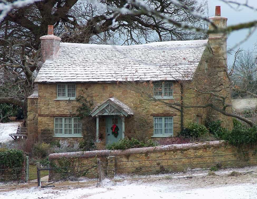 4. Iris’s Cottage – The Holiday 4. Iris’s Cottage – The Holiday