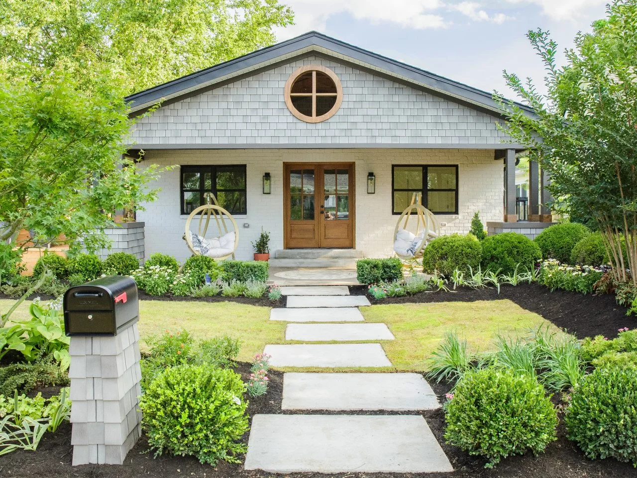 Maximizing Curb Appeal: How Your Outdoor Features Define Your Home’s Aesthetic