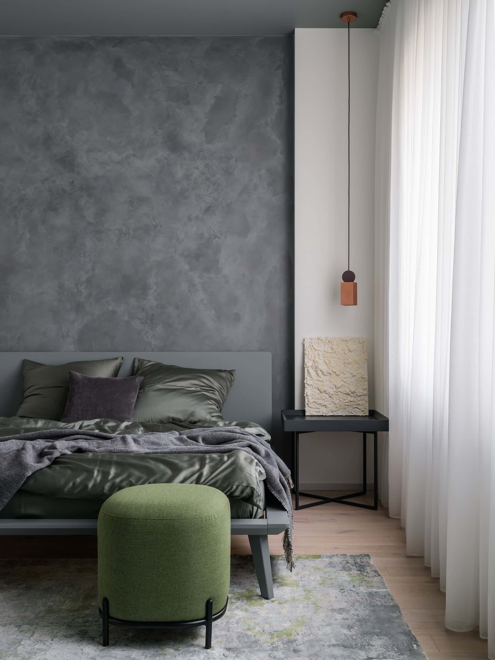 The House with a Soaring Staircase: A Minimalist Renovation by Makedesign Studio The House with a Soaring Staircase: A Minimalist Renovation by Makedesign Studio