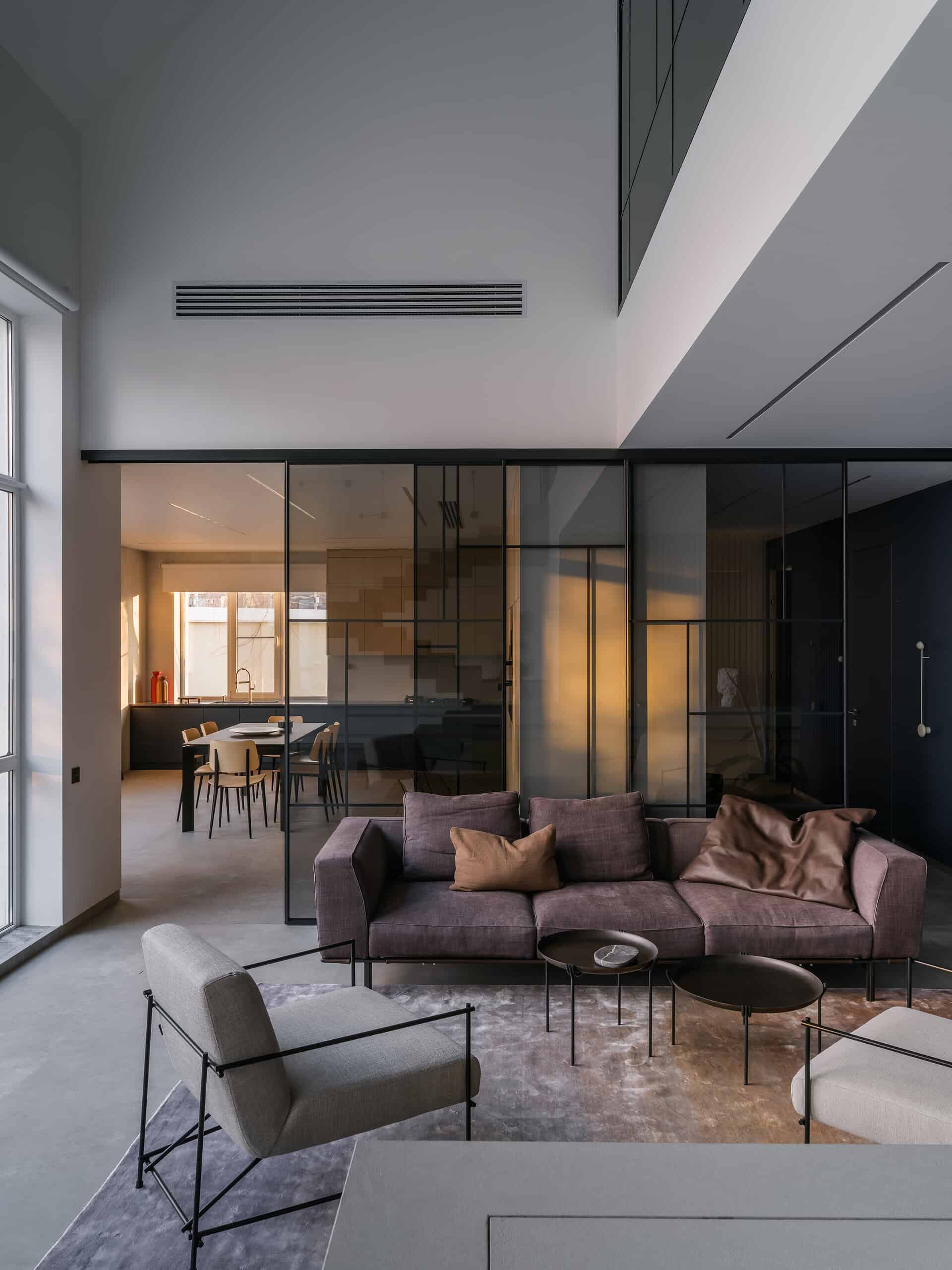 The House with a Soaring Staircase: A Minimalist Renovation by Makedesign Studio The House with a Soaring Staircase: A Minimalist Renovation by Makedesign Studio