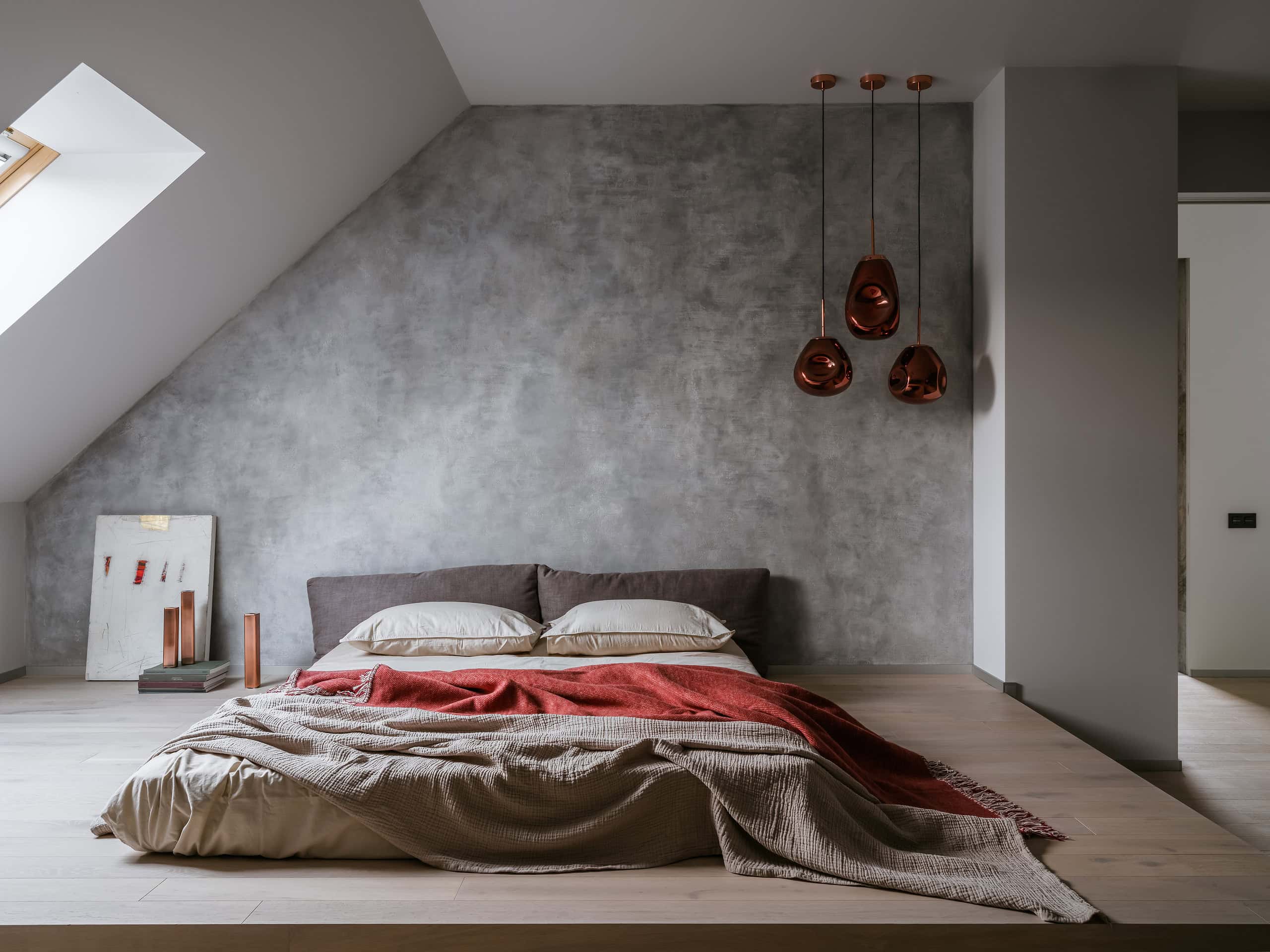 The House with a Soaring Staircase: A Minimalist Renovation by Makedesign Studio The House with a Soaring Staircase: A Minimalist Renovation by Makedesign Studio