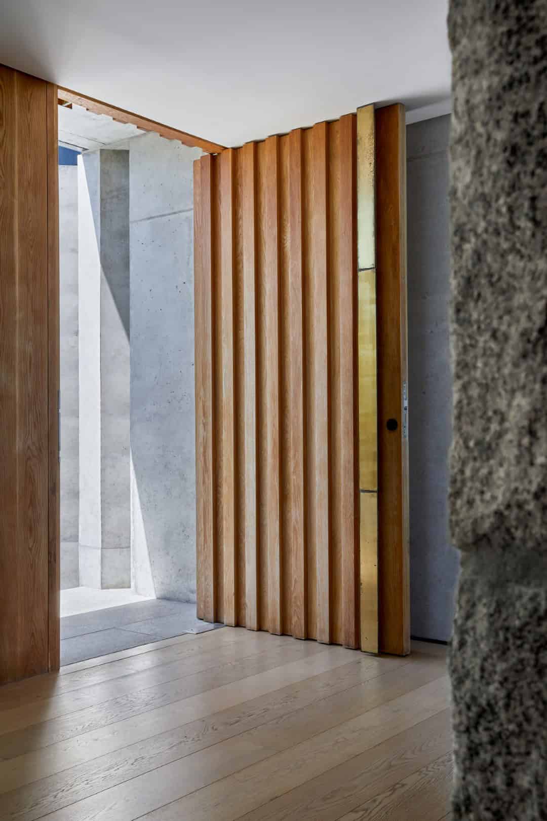 Wave Villa: A Sculptural Architectural Masterpiece by ARRCC Wave Villa: A Sculptural Architectural Masterpiece by ARRCC