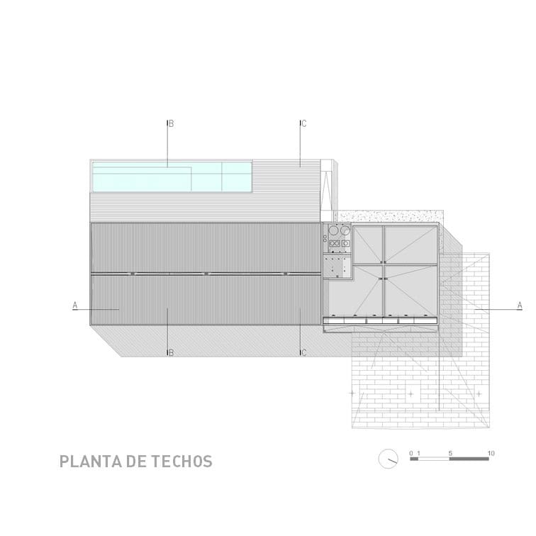 Pacheco House by A4estudio: Elevated Living Overlooking the Green