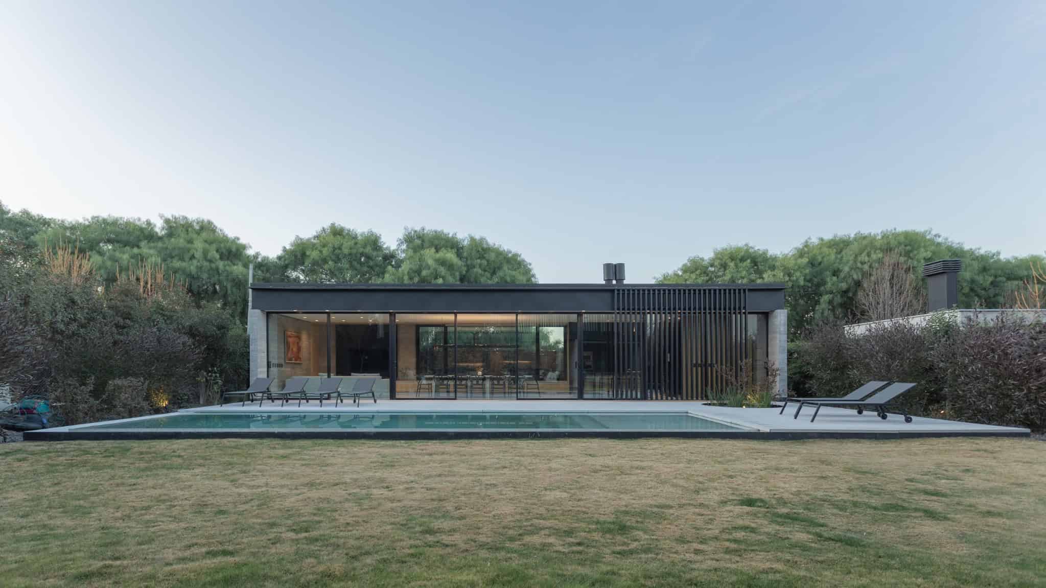 Backyard Pool And Guest House A4Estudio Casa EE by A4estudio - Backyard pool and guest house a4estudio