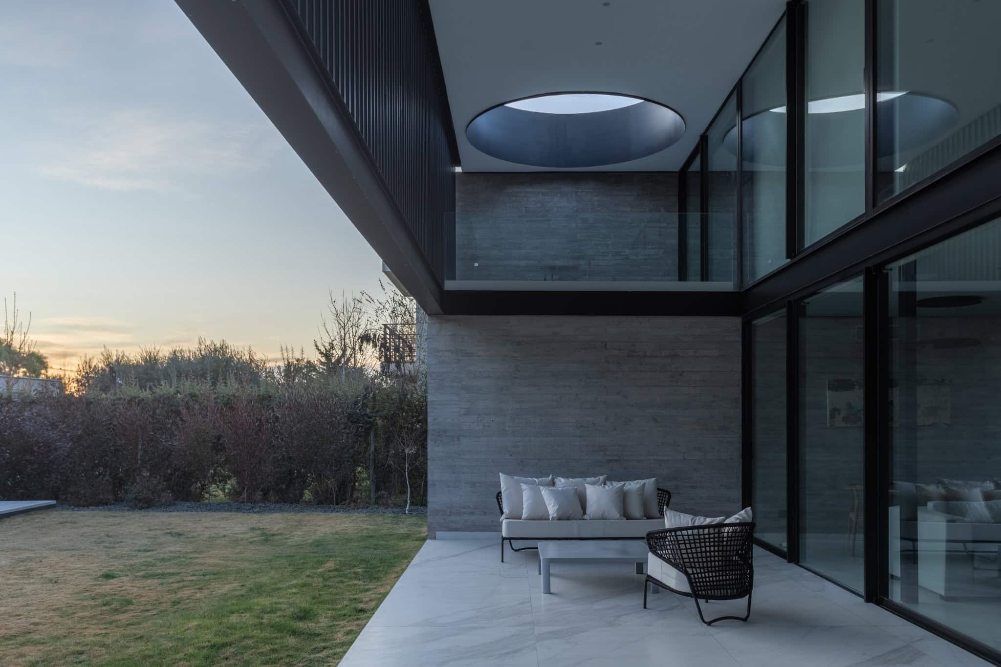 Courtyard Seating Area Modern House A4Estudio Casa EE by A4estudio - Courtyard seating area modern house a4estudio