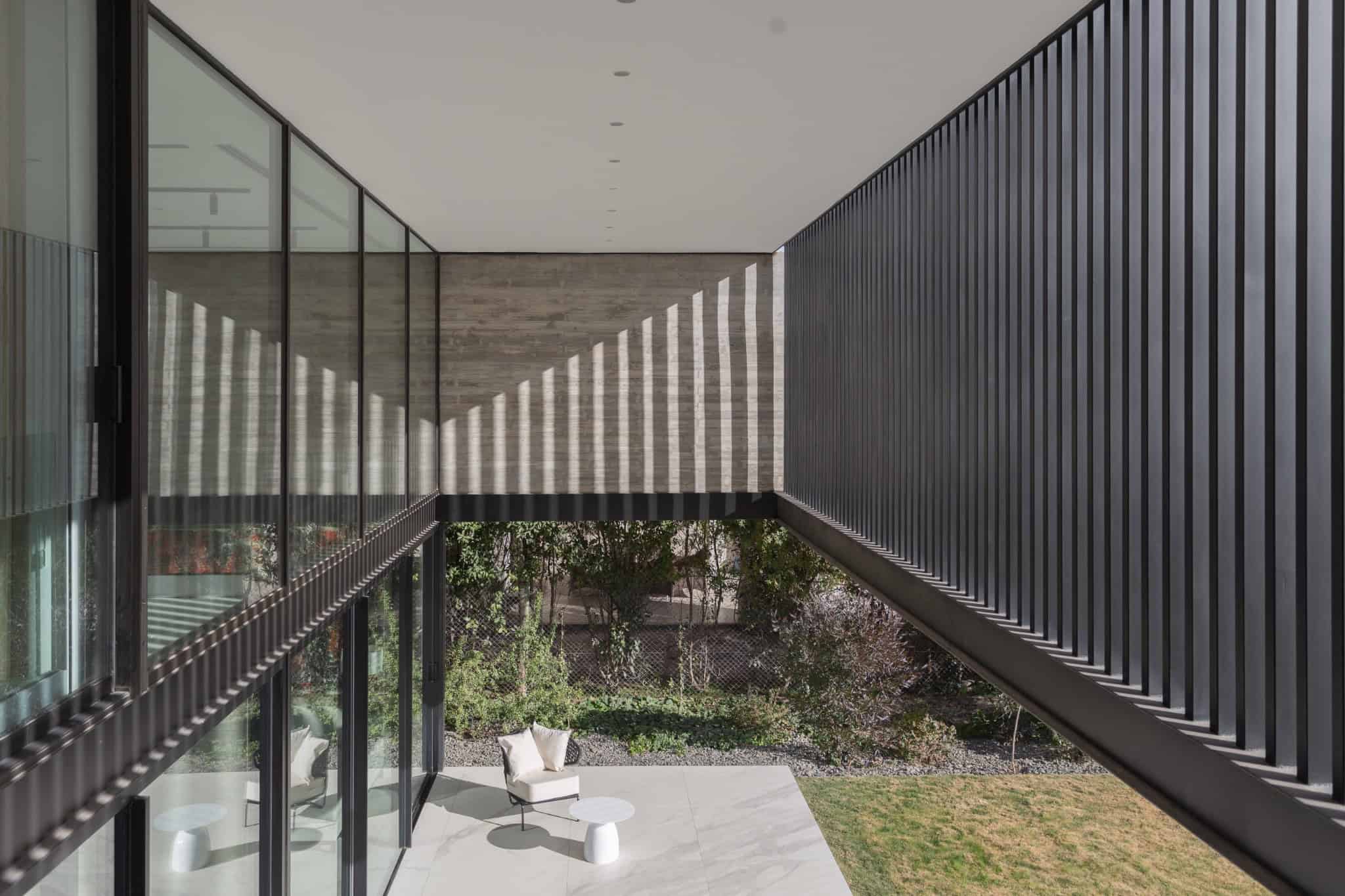 Upper Floor Terrace Casting Stripes A4Estudio Casa EE by A4estudio - Upper floor terrace casting stripes a4estudio