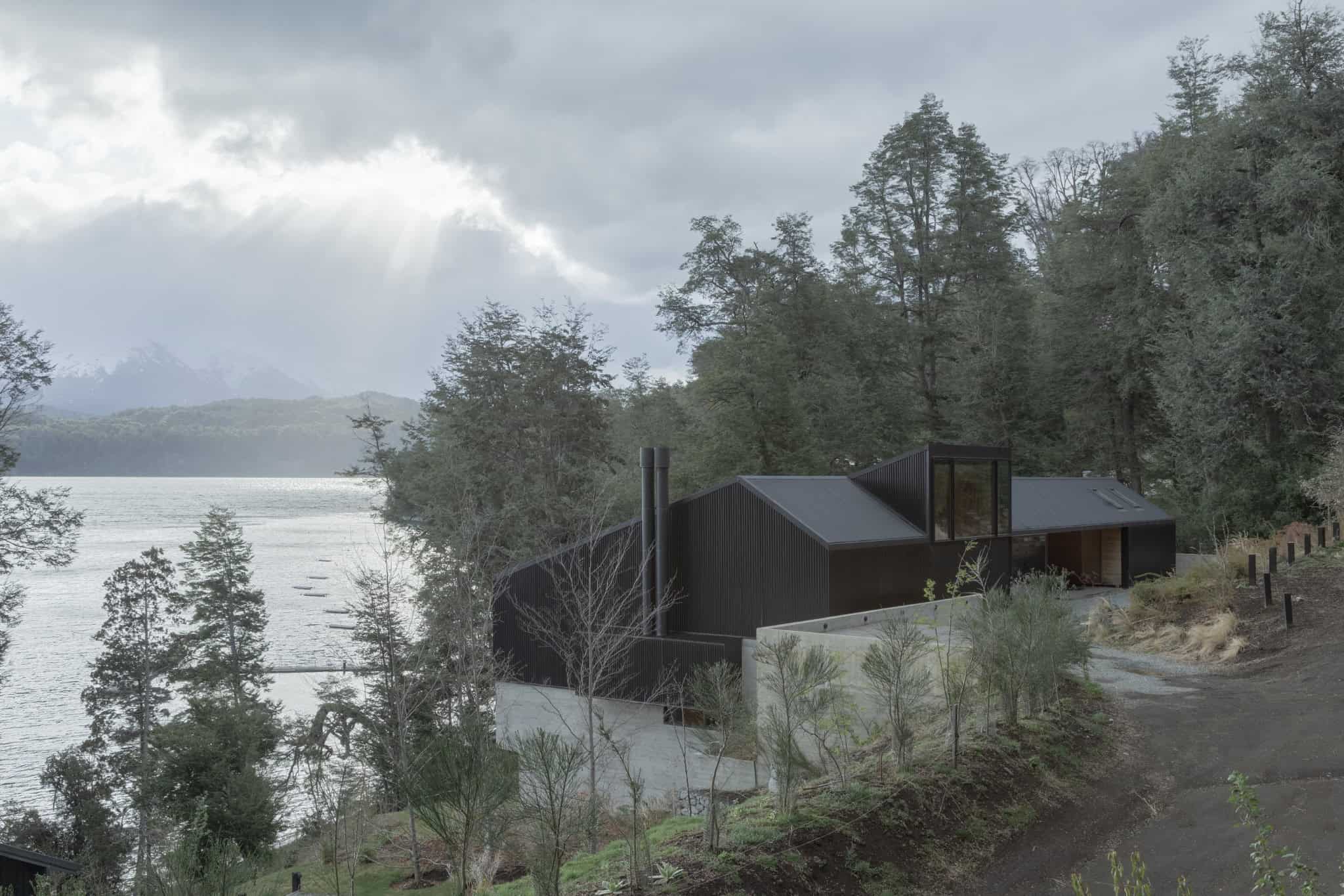 Panoramic overlook of VLA House by A4estudio toward the Andes mountains.