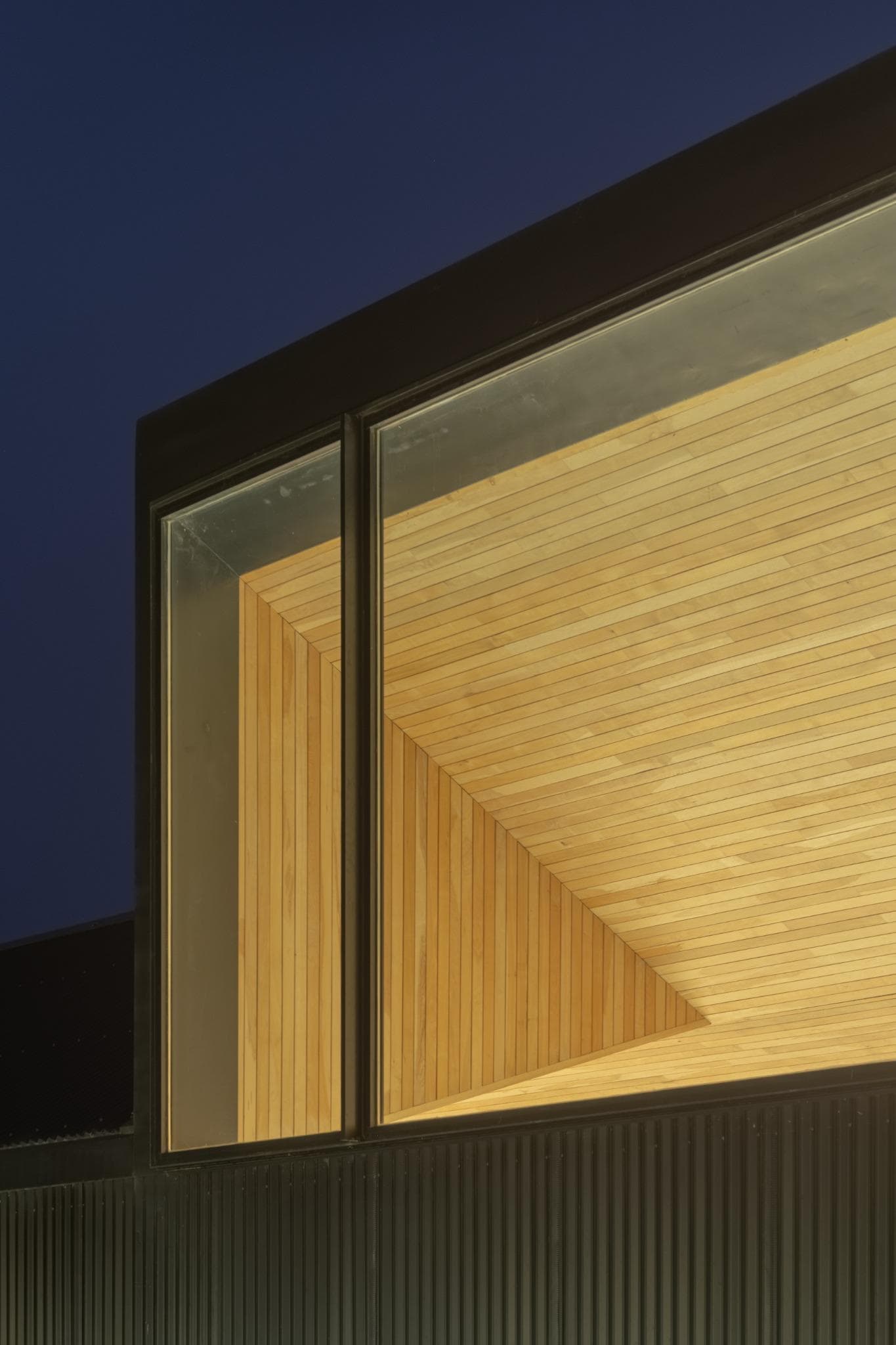 Architectural wood triangle detail of VLA House by A4estudio.