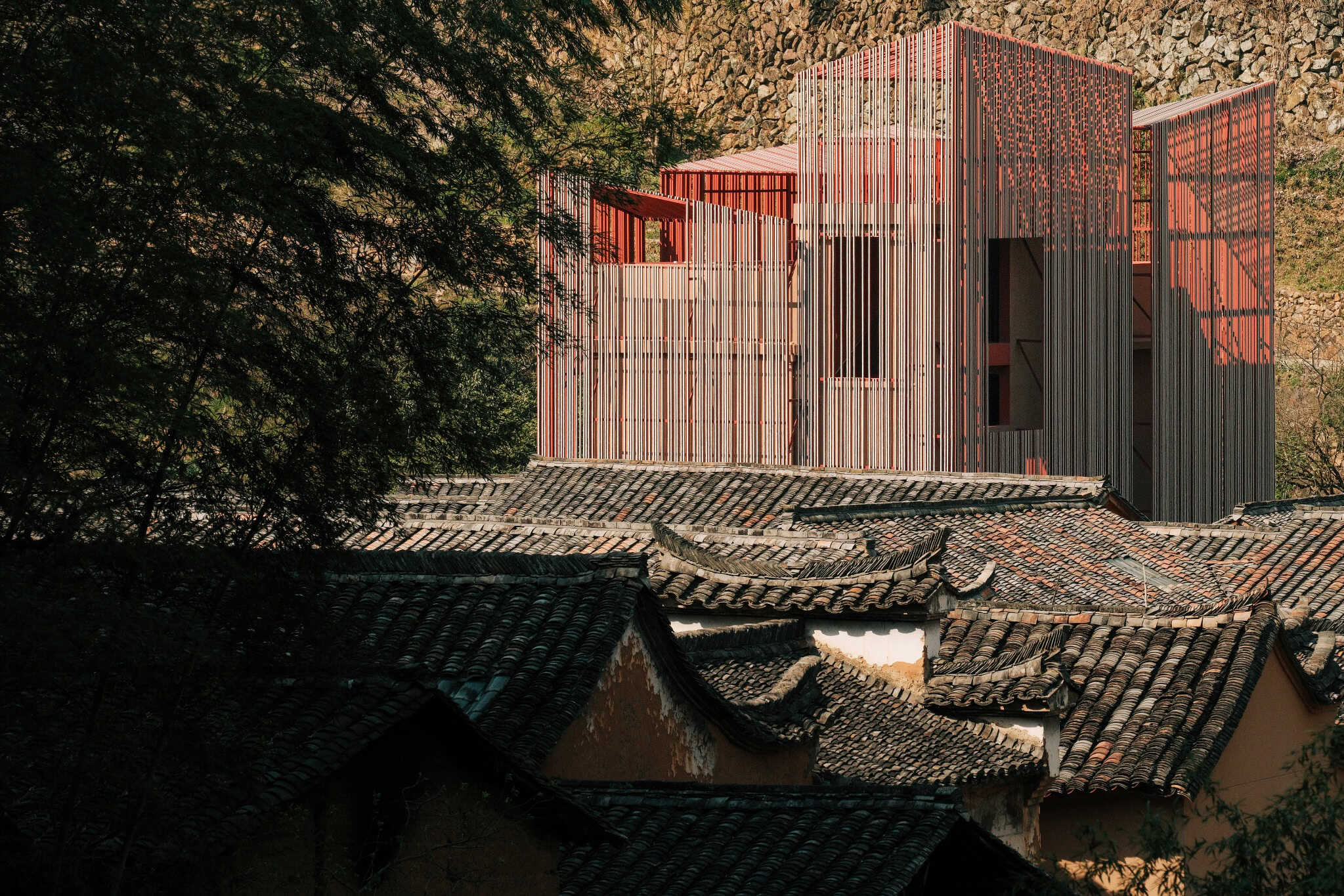 Z Museum Lightness vs Weight Contrast Z Museum architectural contrast between light, airy form and solid base