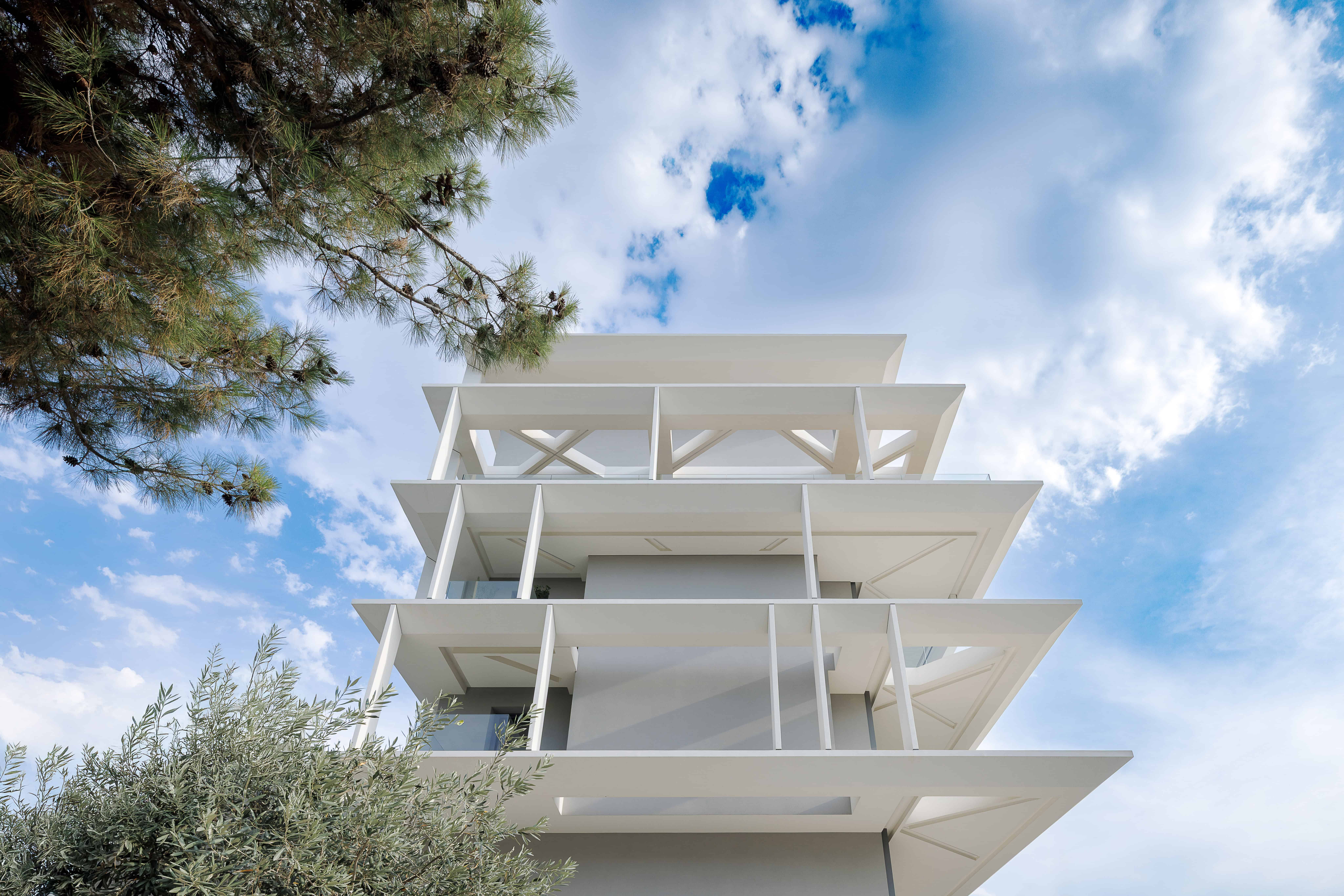 Shinto in Glyfada: Rhythmic Architecture Meets Everyday Living Shinto in Glyfada: Rhythmic Architecture Meets Everyday Living