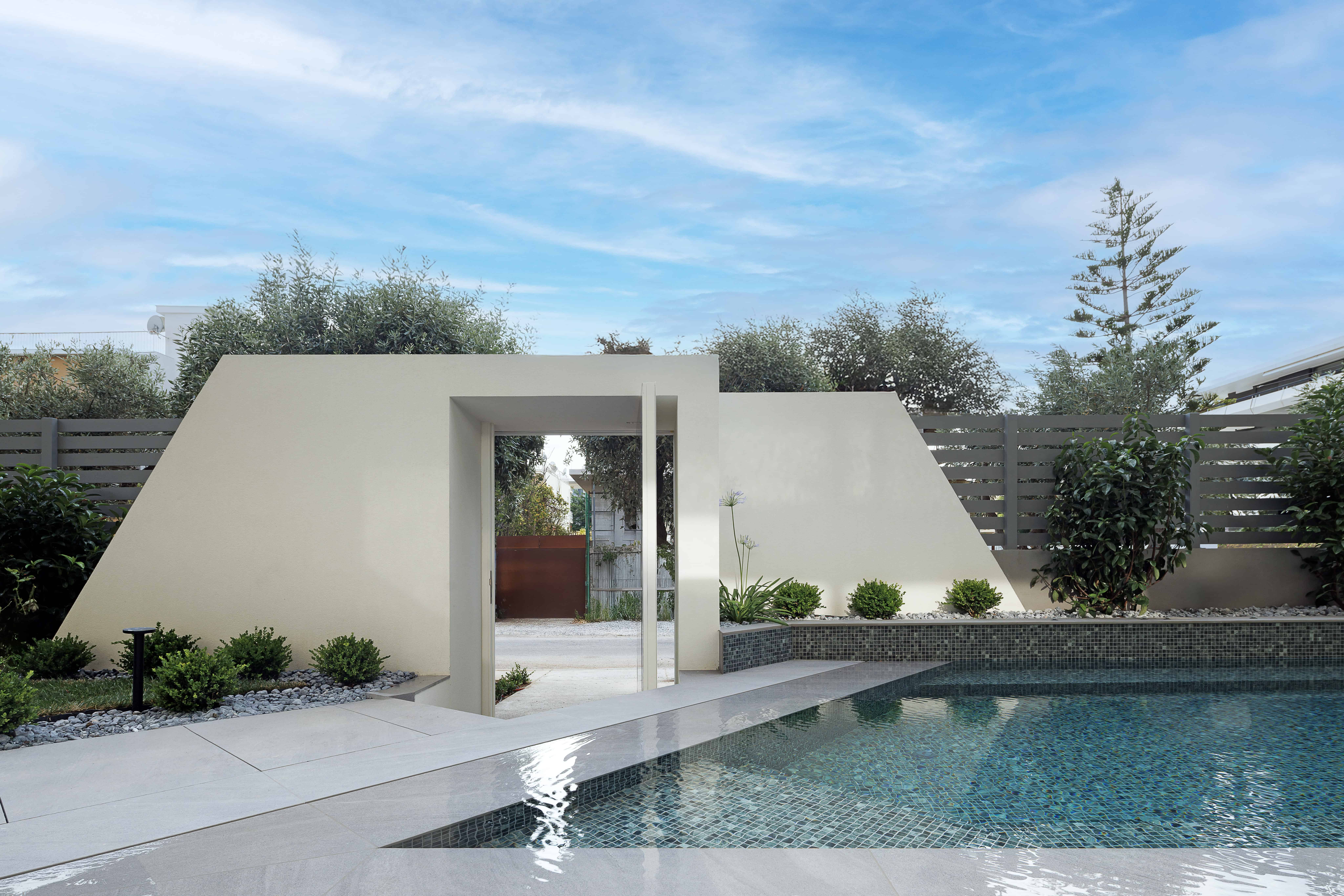 Shinto in Glyfada: Rhythmic Architecture Meets Everyday Living Shinto in Glyfada: Rhythmic Architecture Meets Everyday Living