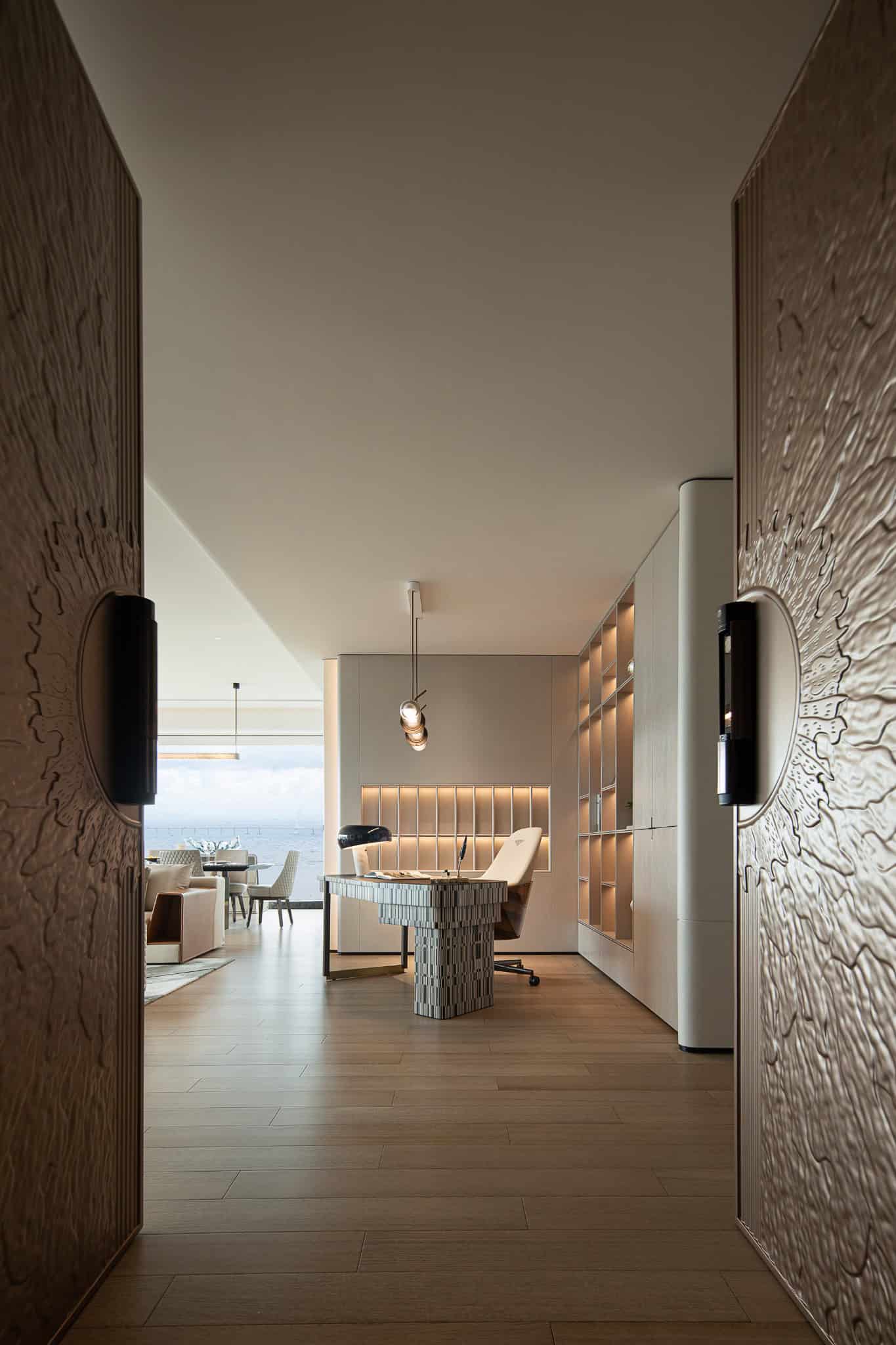 Azure Heights home office entry view by BDSD Boundless Design, Shenzhen, China