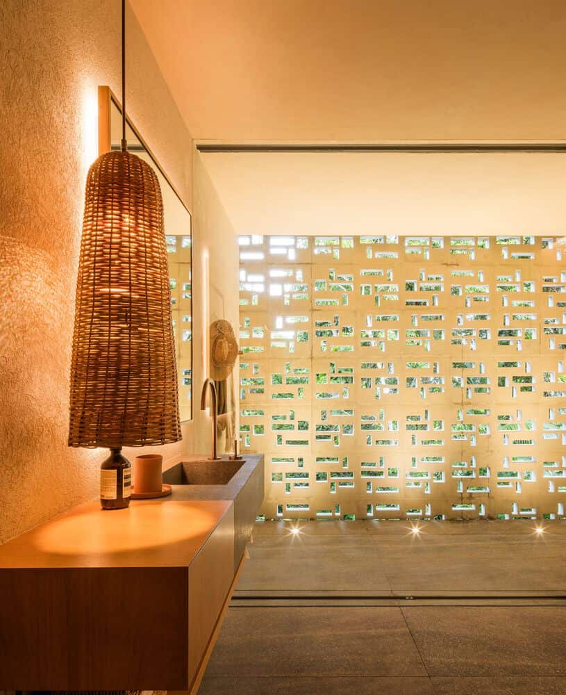 Canopy House Bathroom Screen Wall by Studio MK27 Canopy House by Studio MK27 – bathroom with screen wall, Guarujá, Brazil
