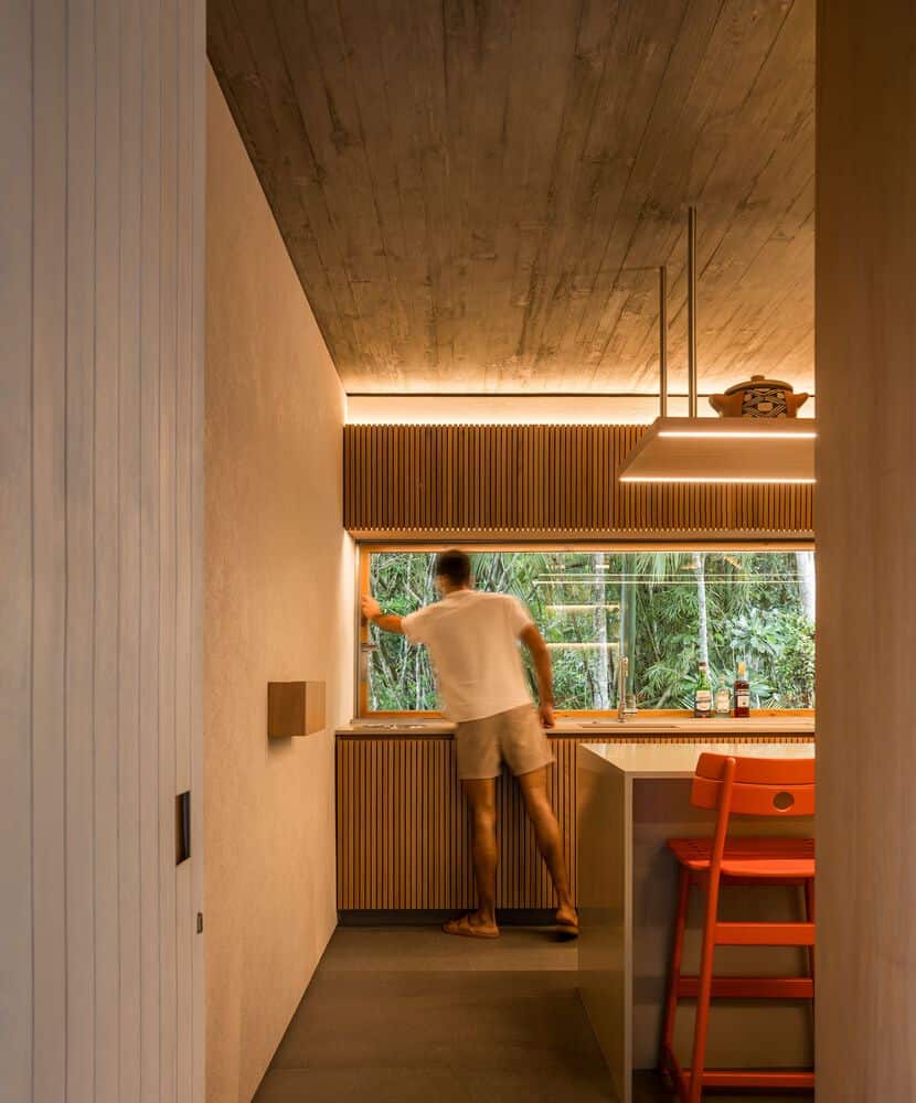 Canopy House Kitchen Window Counter by Studio MK27 Canopy House by Studio MK27 – kitchen window counter facing the forest, Guarujá, Brazil