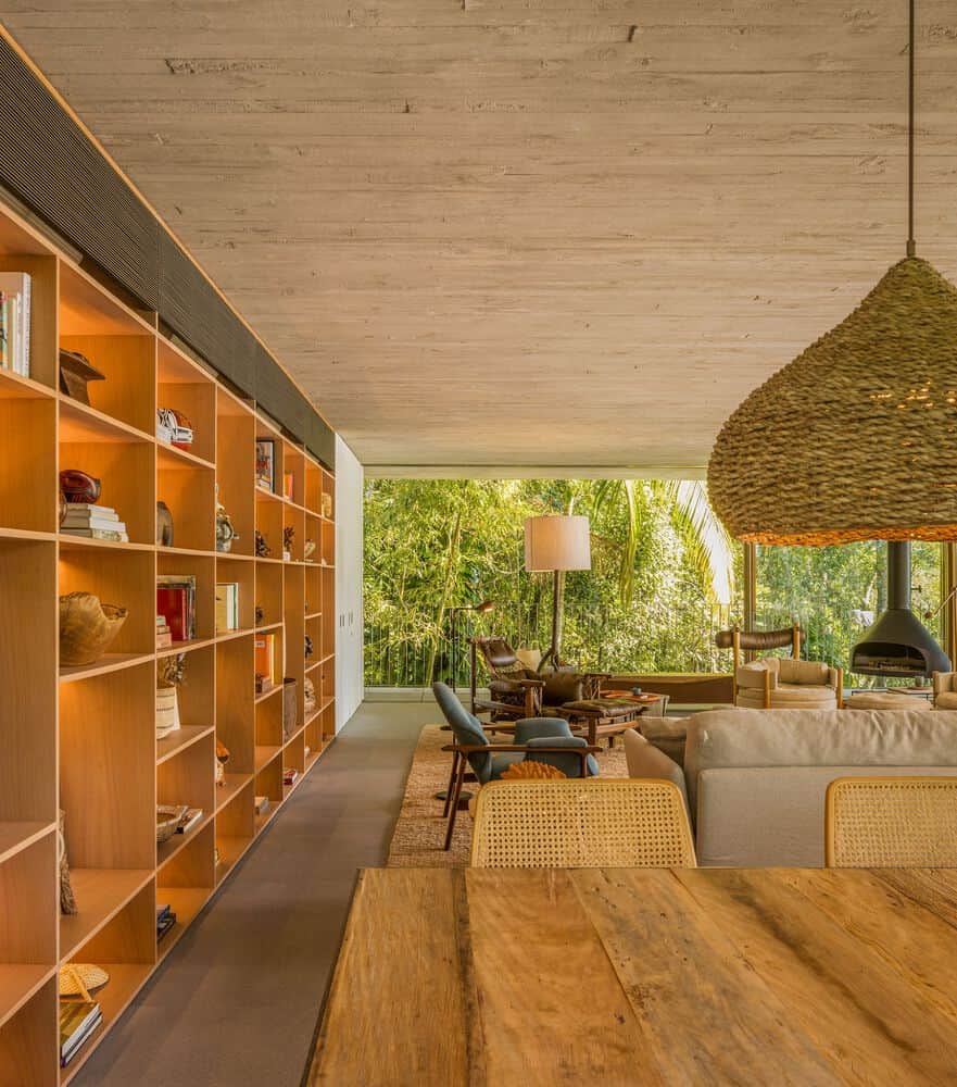 Canopy House Living Room Bookshelf by Studio MK27 Canopy House by Studio MK27 – living room with large bookshelf, Guarujá, Brazil