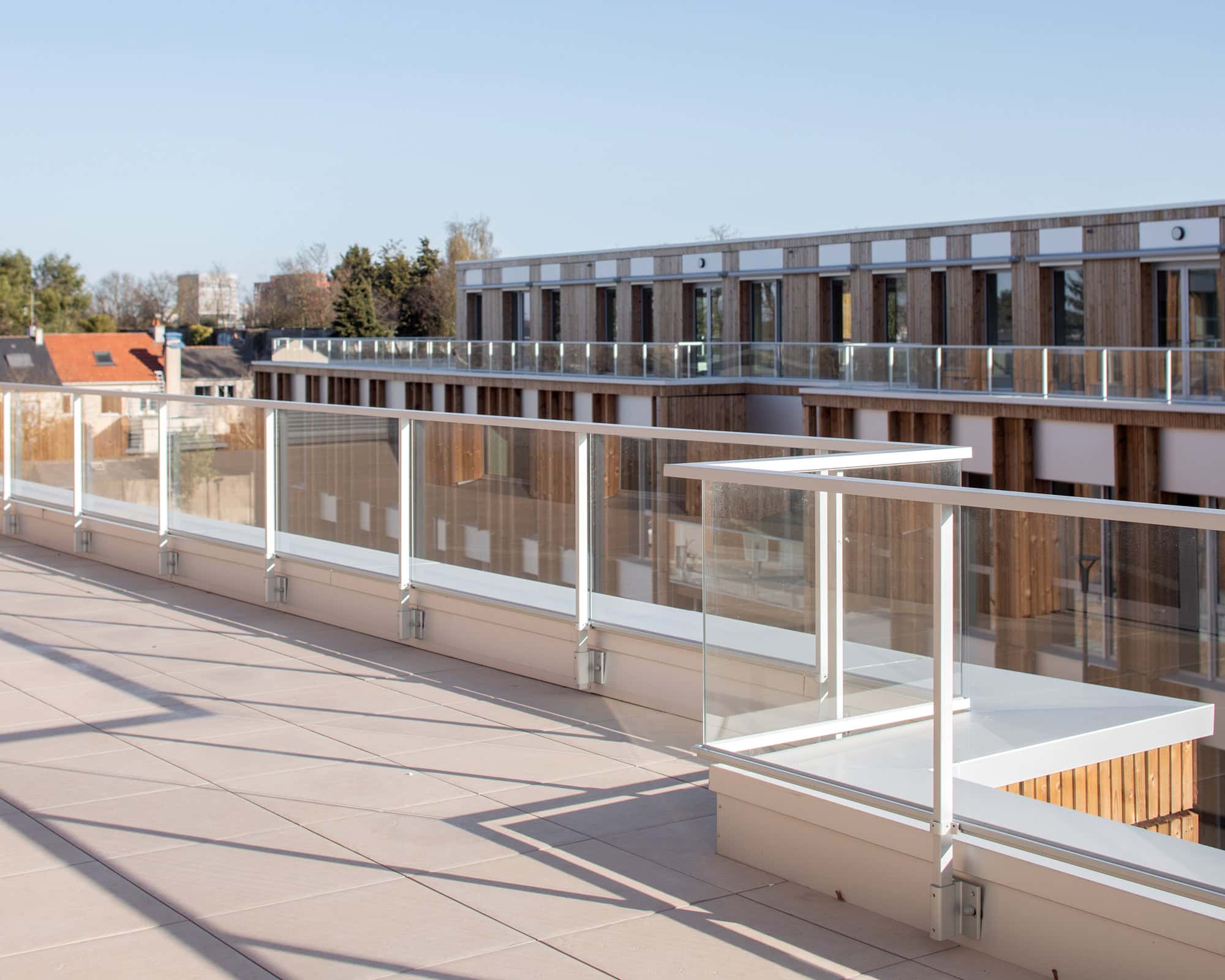 Le Chemin du Bois Harel Rooftop Terrace Guardrail by ALTA Architectes Le Chemin du Bois Harel by ALTA Architectes — Rooftop Terrace Guardrail, Rennes / Saint-Jacques-de-la-Lande, France