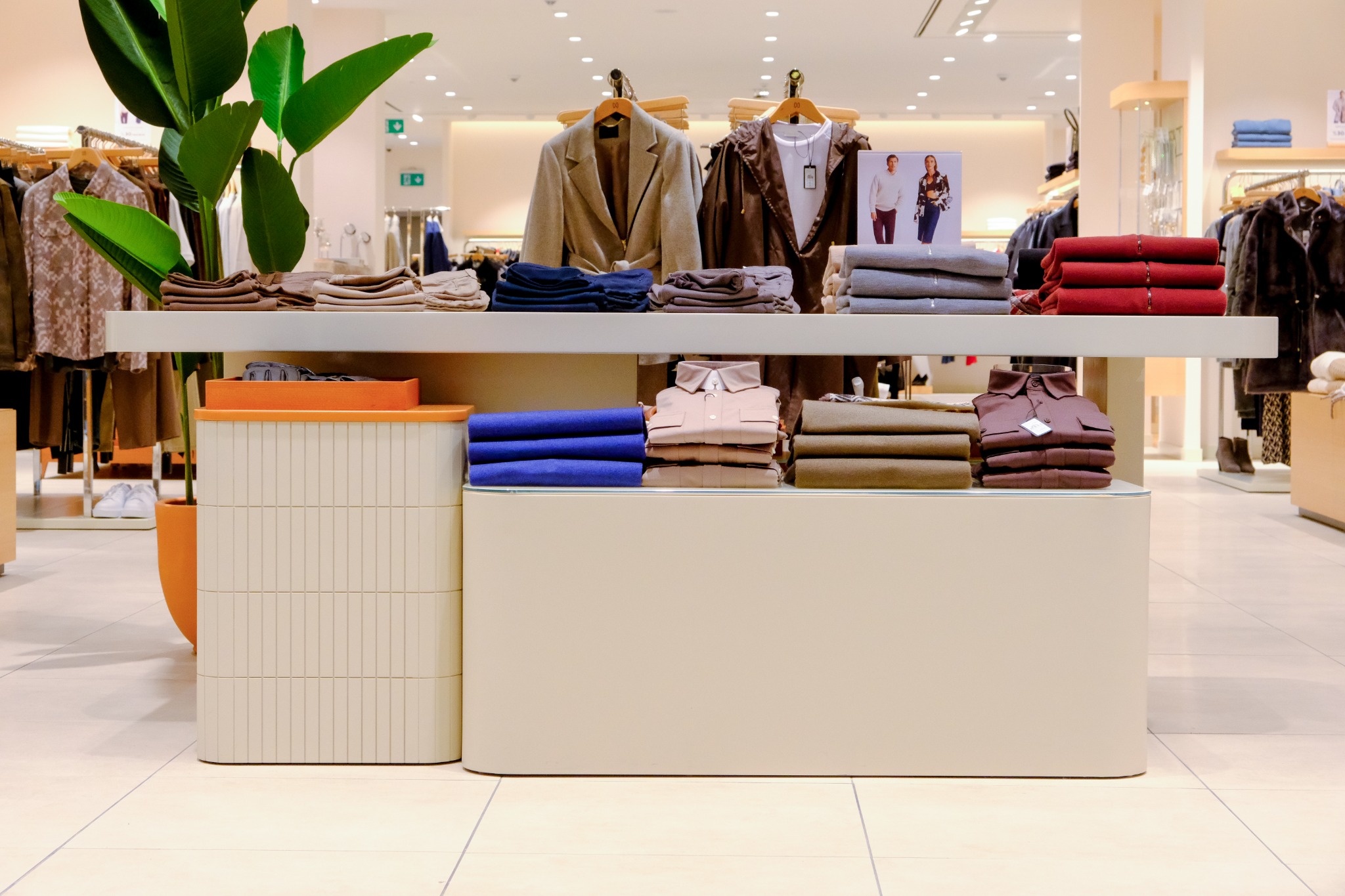 NetWork Stores Central Display by Boytorun Architects NetWork Stores central display with folded apparel by Boytorun Architects in Turkey