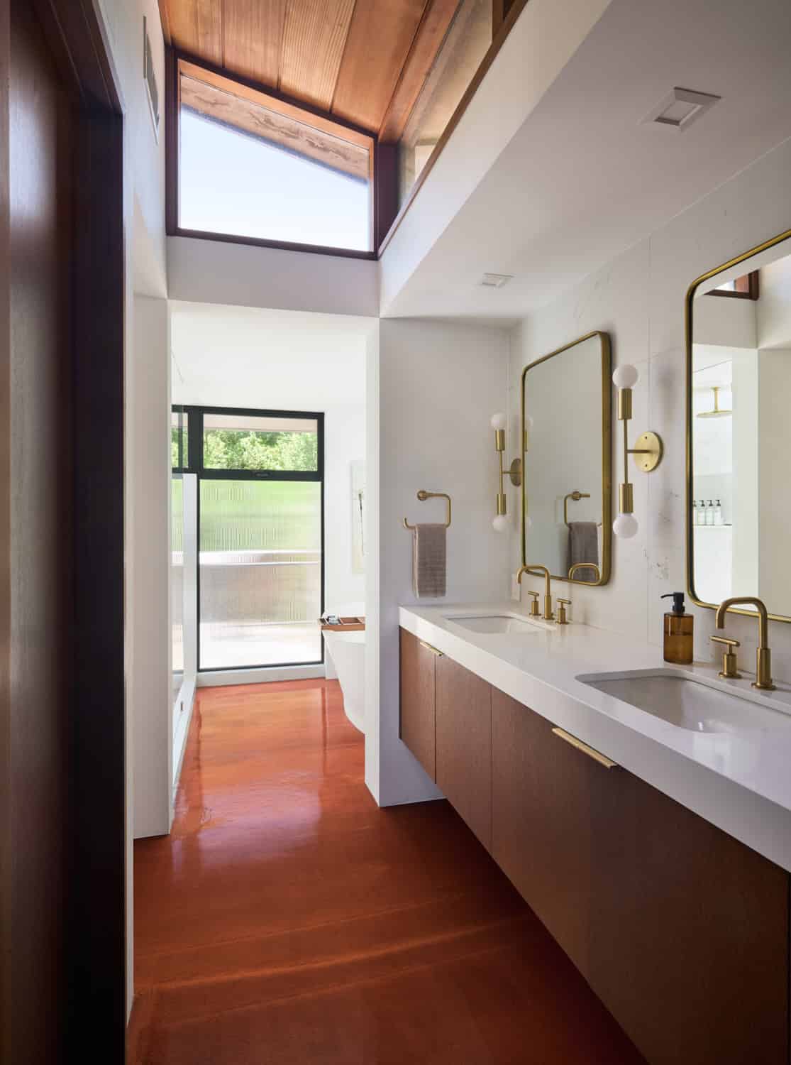 Olof Dahlstrand Mid-Century Remodel – Bathroom Vanity Brass Mirrors by Klopf Architecture Olof Dahlstrand Mid-Century Remodel bathroom vanity with brass mirrors by Klopf Architecture, Orinda, California, USA