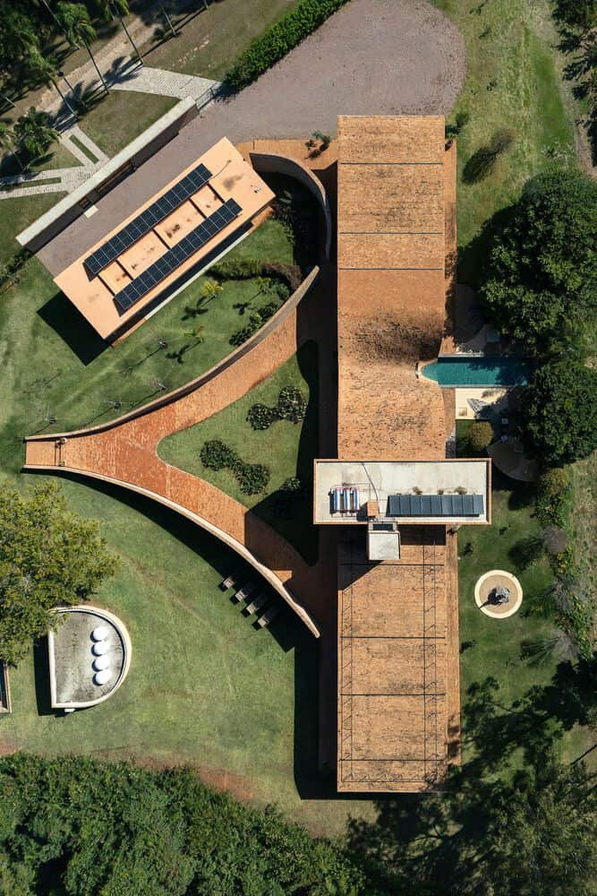Passive House Aerial Top by Mareines Arquitetura Passive House by Mareines Arquitetura aerial top view São Paulo Brazil