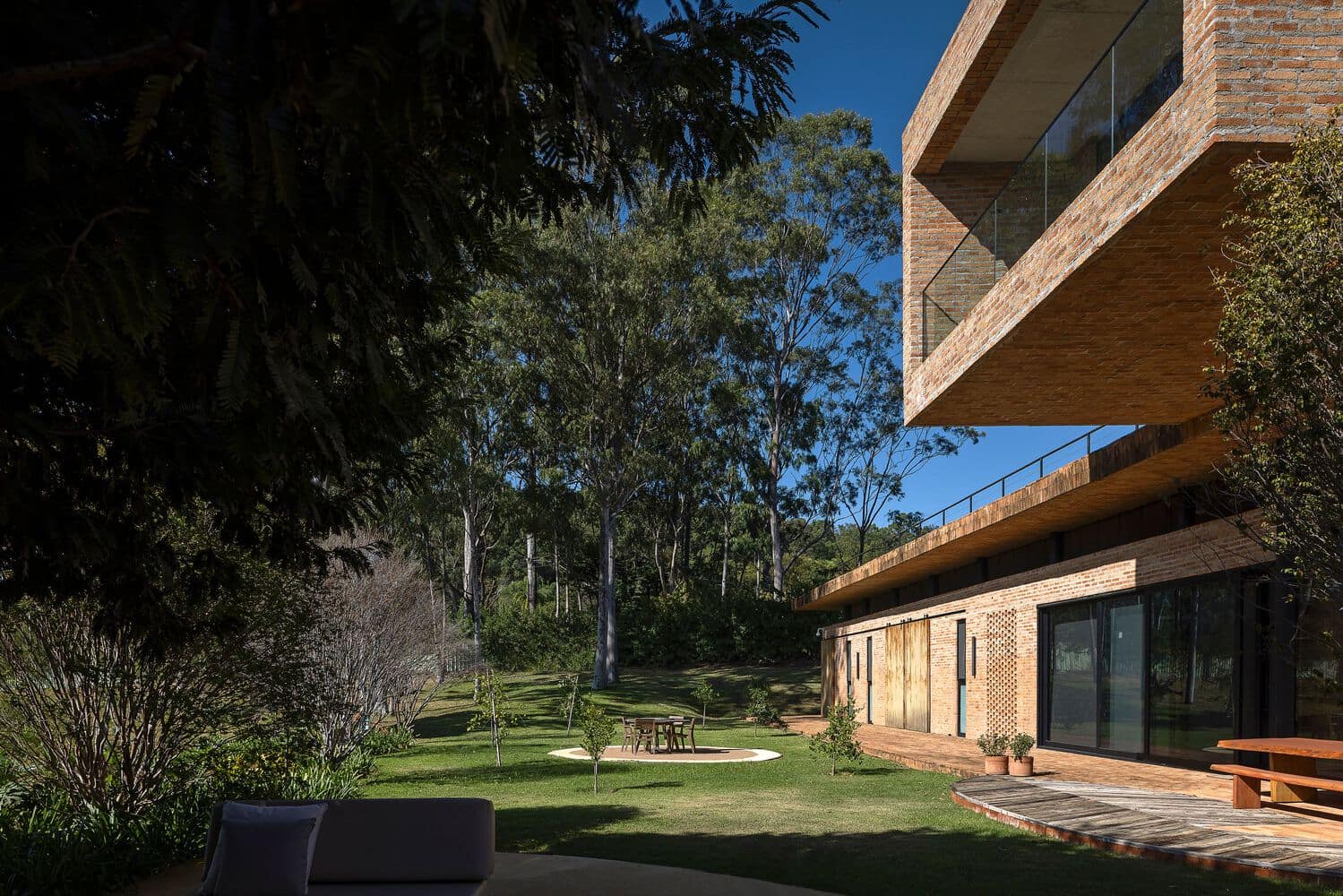 Passive House Garden View by Mareines Arquitetura Passive House by Mareines Arquitetura garden view São Paulo Brazil