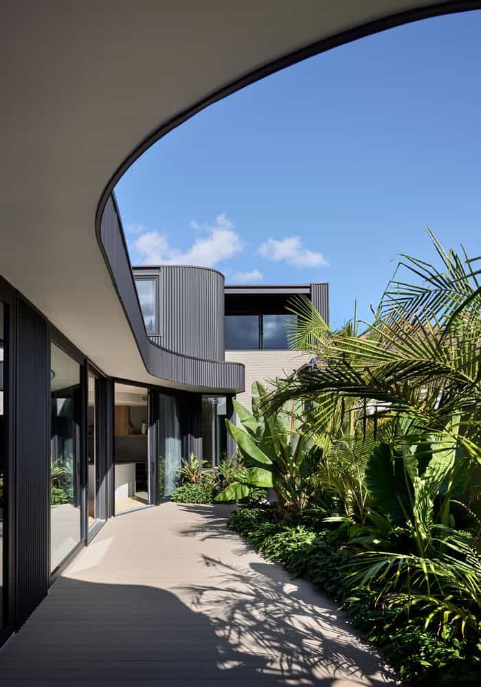 Ripple House Curving Courtyard Walkway by Atlas Architects Ripple House by Atlas Architects – curving courtyard walkway, Glen Iris, Victoria