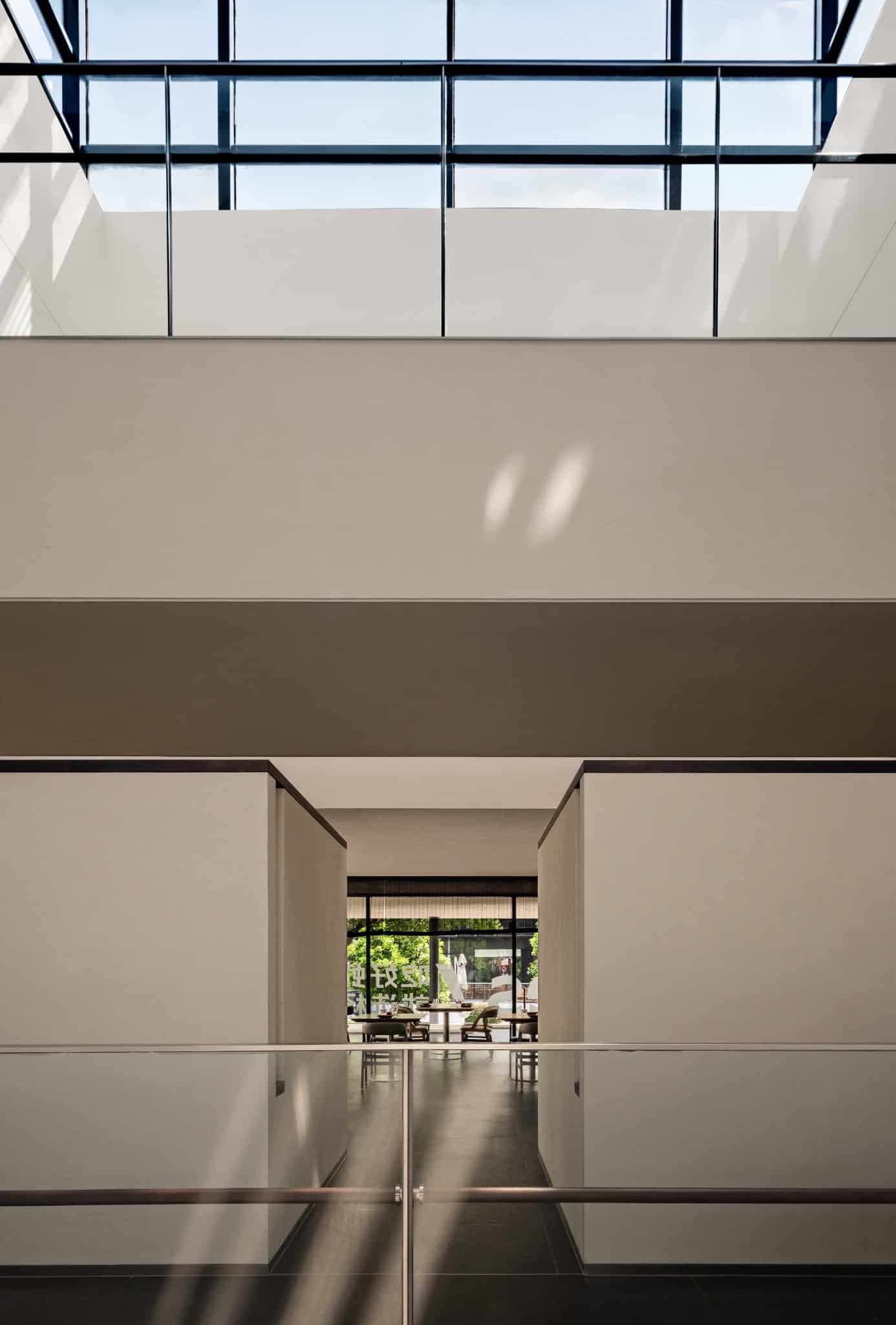 Yang’s Qing Lobster · Bai Jia Hu Store Atrium Balcony View by IN.X Yang’s Qing Lobster · Bai Jia Hu Store by IN.X — atrium balcony view, Nanjing, China