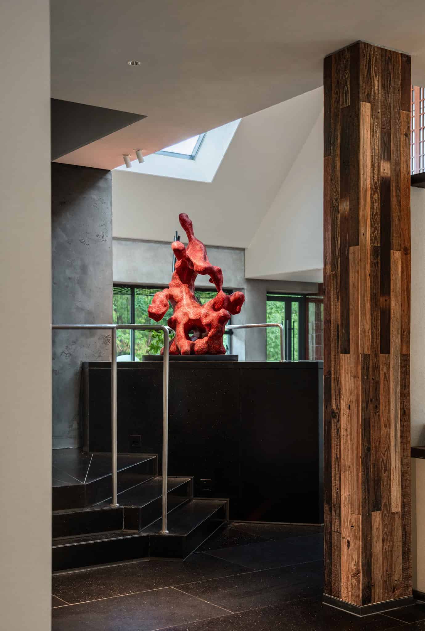 Yang’s Qing Lobster · Bai Jia Hu Store Atrium Red Sculpture by IN.X Yang’s Qing Lobster · Bai Jia Hu Store by IN.X — atrium red sculpture, Nanjing, China
