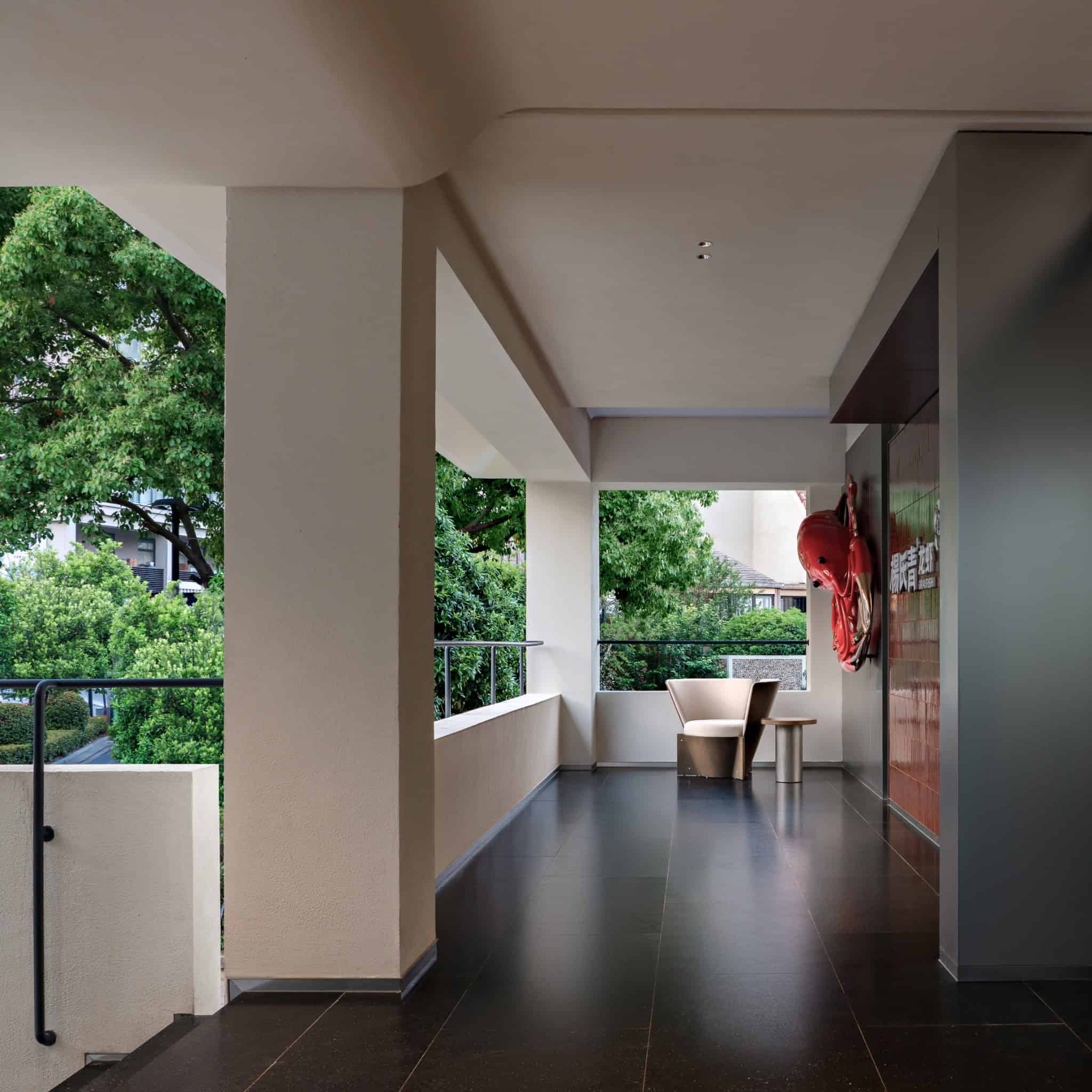 Yang’s Qing Lobster · Bai Jia Hu Store Terrace Corridor Seating by IN.X Yang’s Qing Lobster · Bai Jia Hu Store by IN.X — terrace corridor seating, Nanjing, China