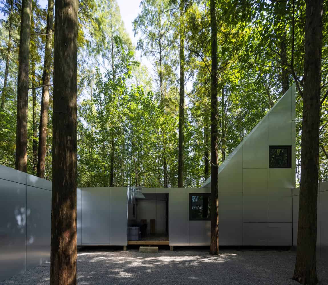Merryda Wiki World-Secret Camp Silver Cabin Courtyard Elevation by Wiki World + Advanced Architecture Lab Silver cabin elevation facing courtyard at Merryda Wiki World-Secret Camp by Wiki World + Advanced Architecture Lab in China