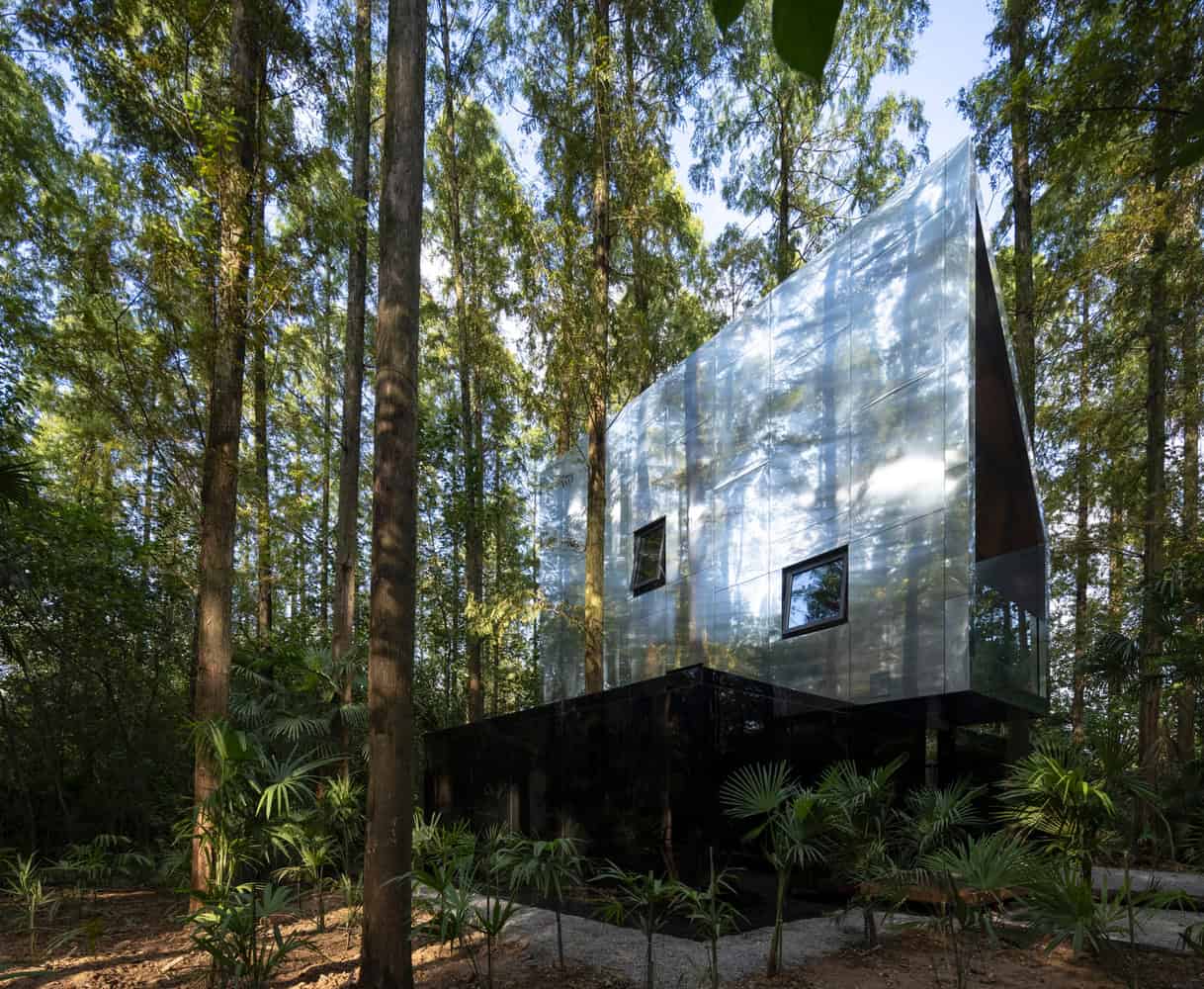 Merryda Wiki World-Secret Camp Side Elevation Metal Forest House by Wiki World + Advanced Architecture Lab Side elevation of reflective metal forest house at Merryda Wiki World-Secret Camp in China